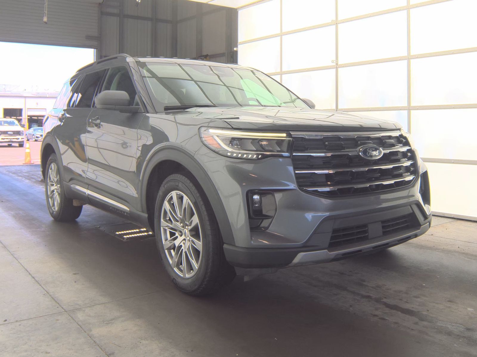 2025 Ford Explorer Active AWD