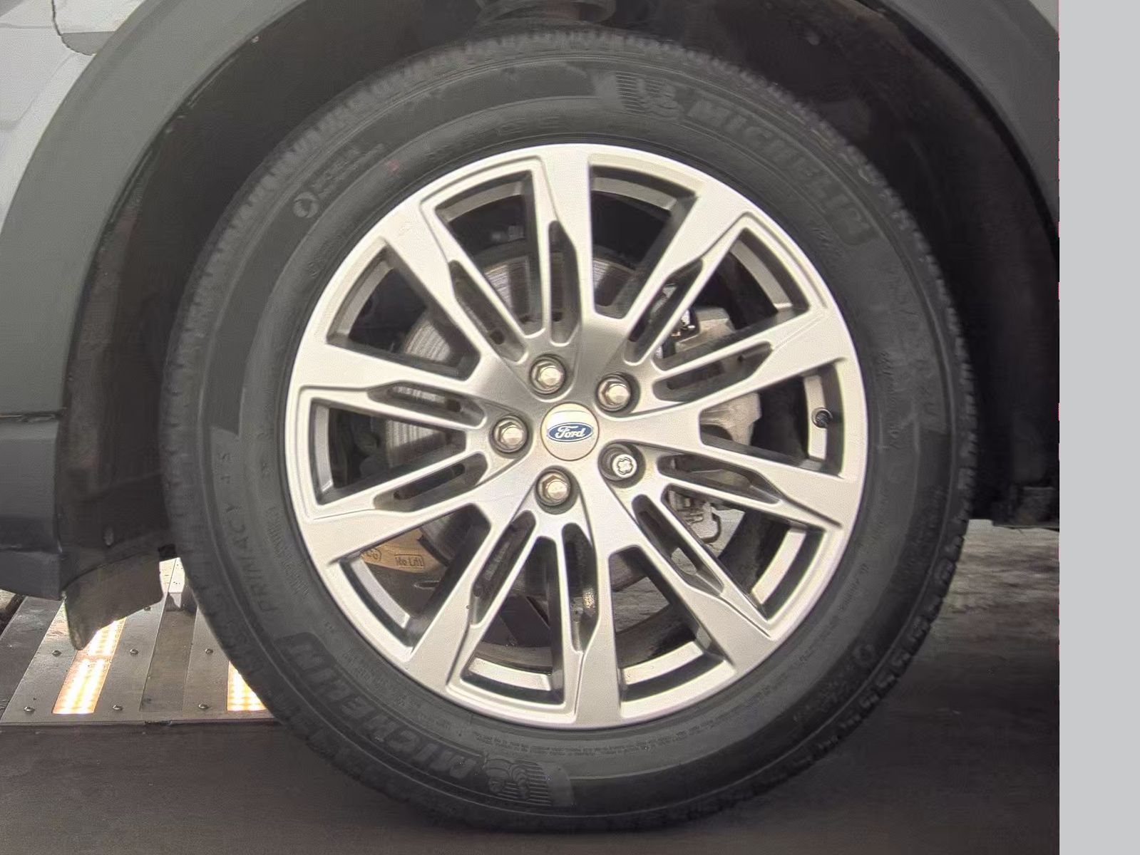 2025 Ford Explorer Active AWD