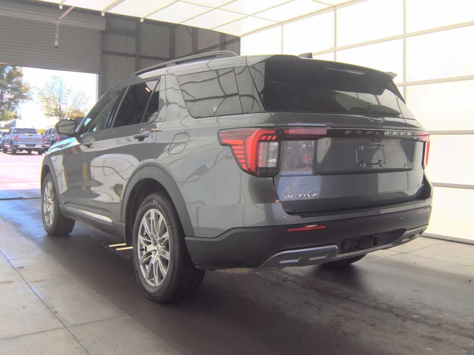 2025 Ford Explorer Active AWD
