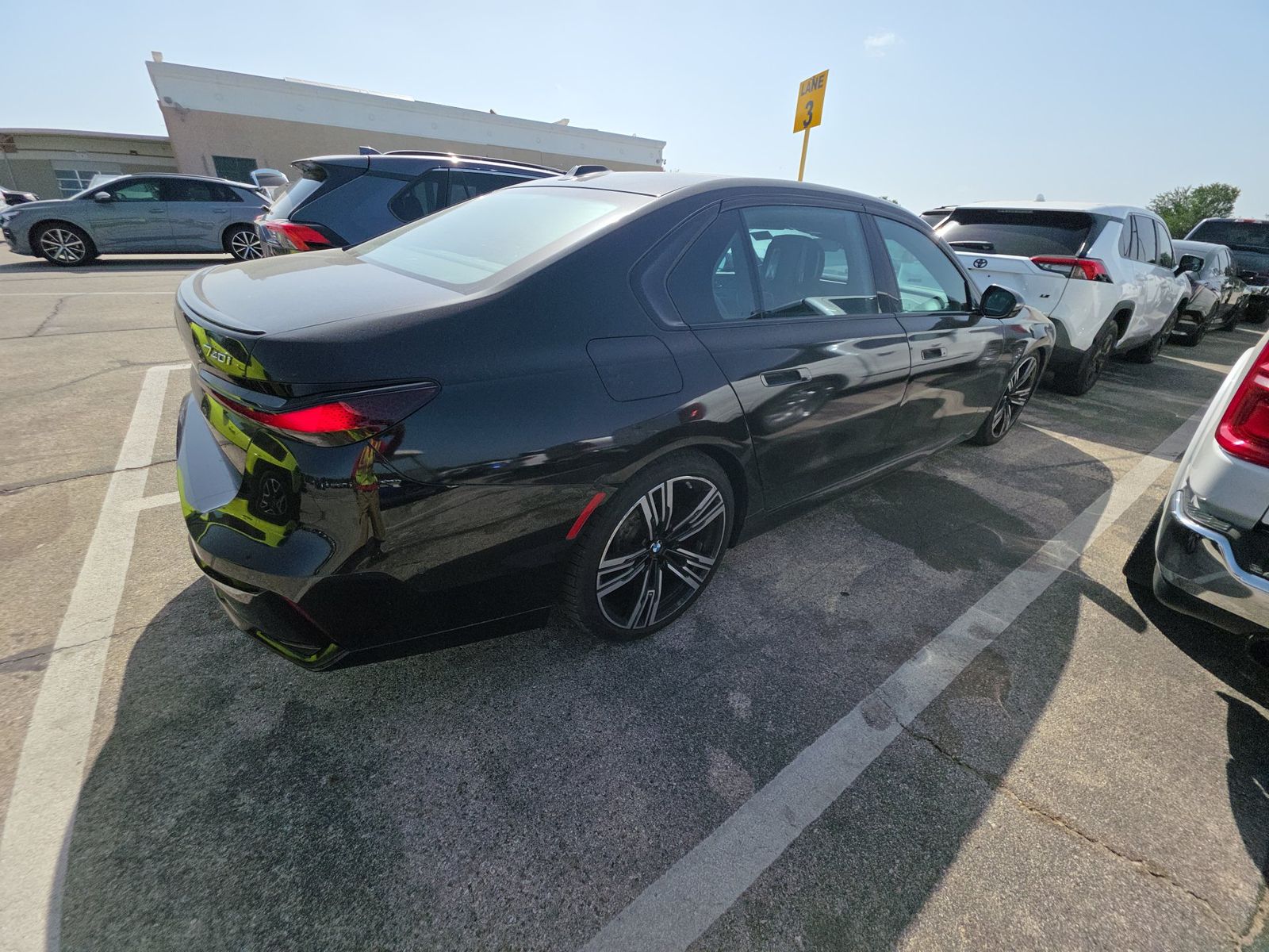 2023 BMW 7 Series 740i RWD