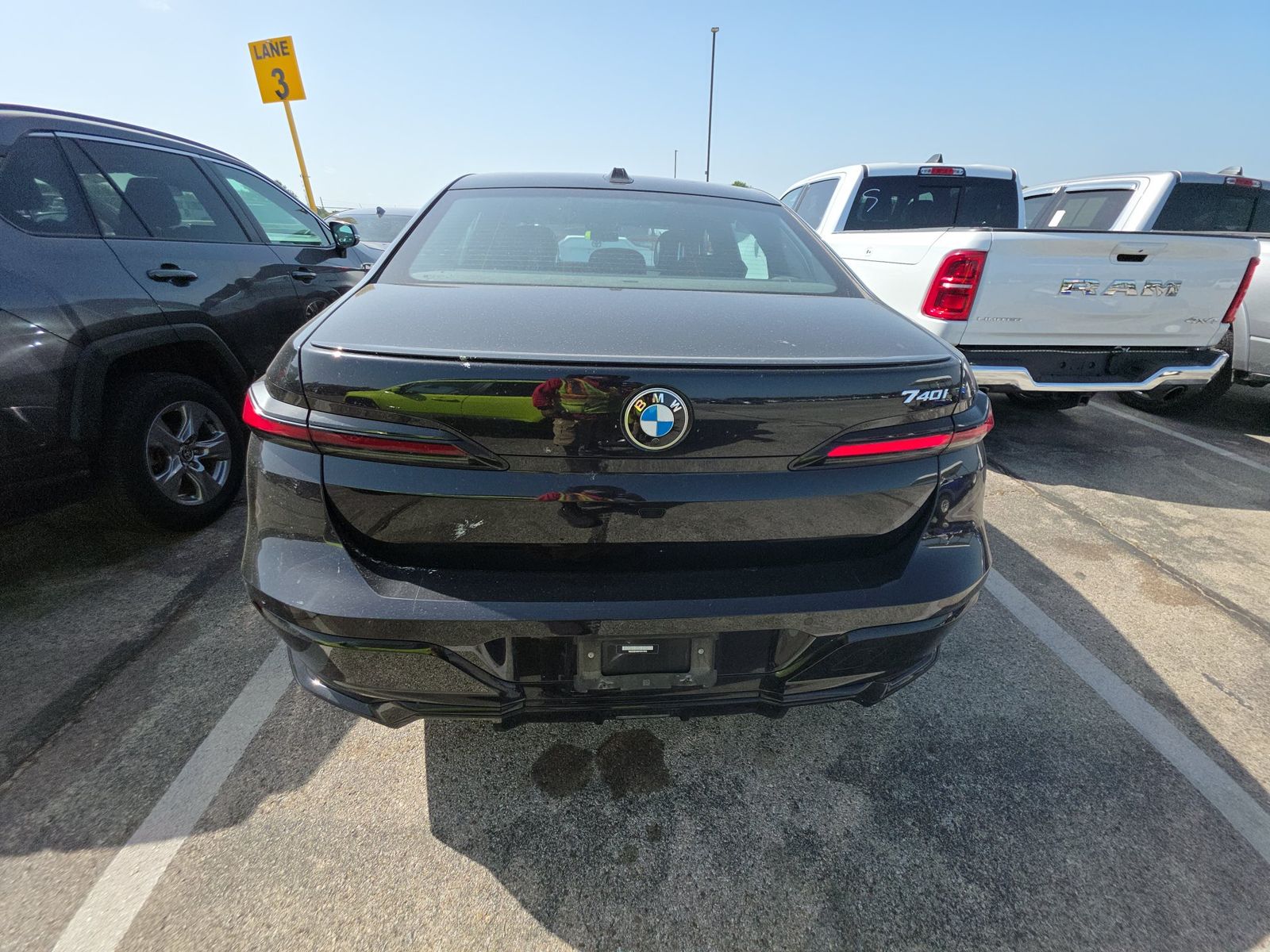 2023 BMW 7 Series 740i RWD