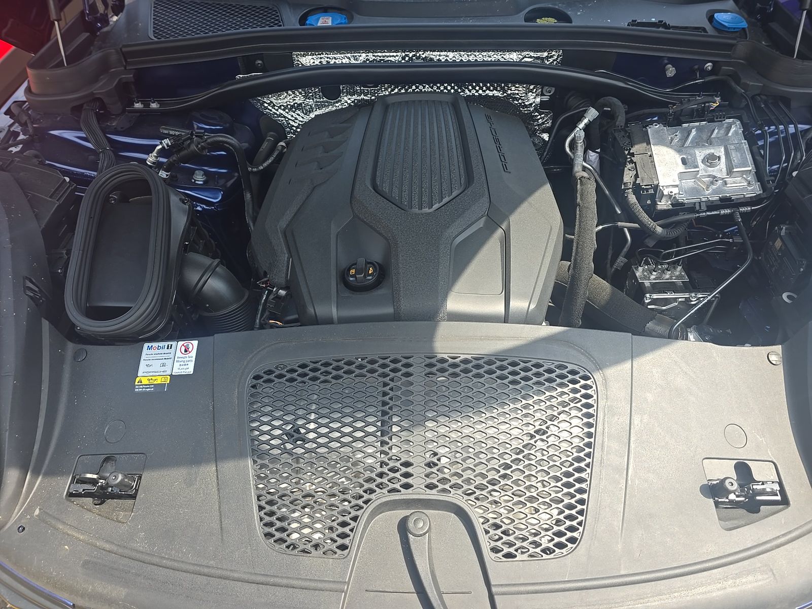 2022 Porsche Macan Base AWD