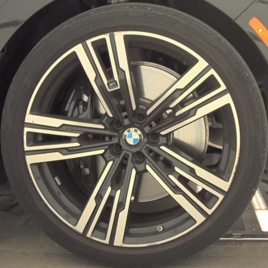 2023 BMW 7 Series 740i RWD