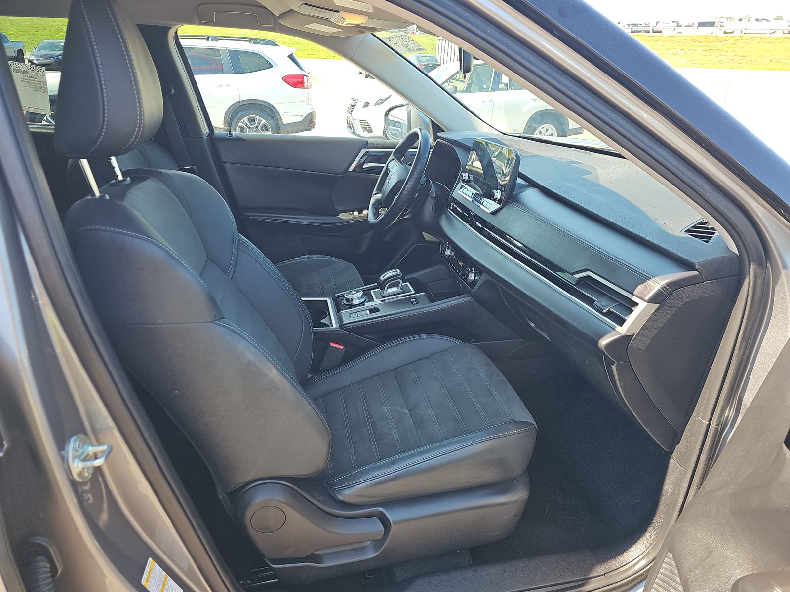 2023 Mitsubishi Outlander PHEV SE AWD