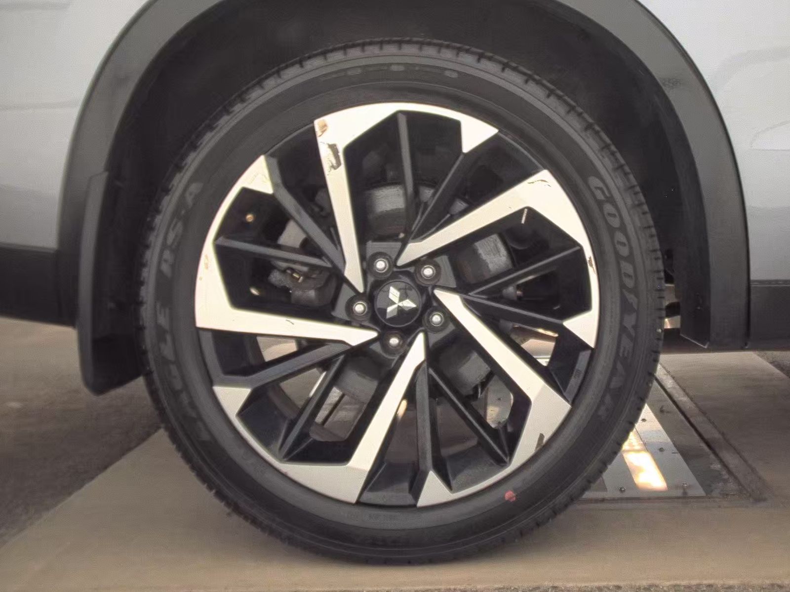 2023 Mitsubishi Outlander PHEV SE AWD