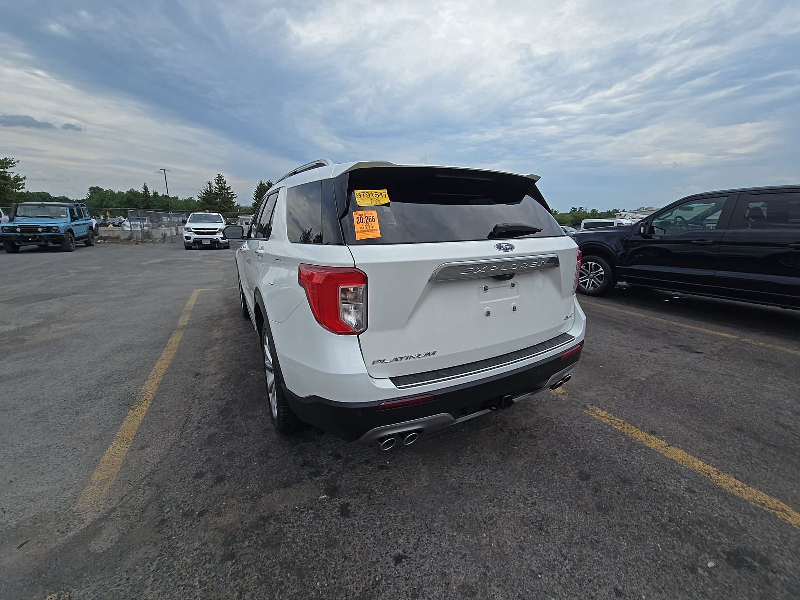 2023 Ford Explorer Platinum AWD