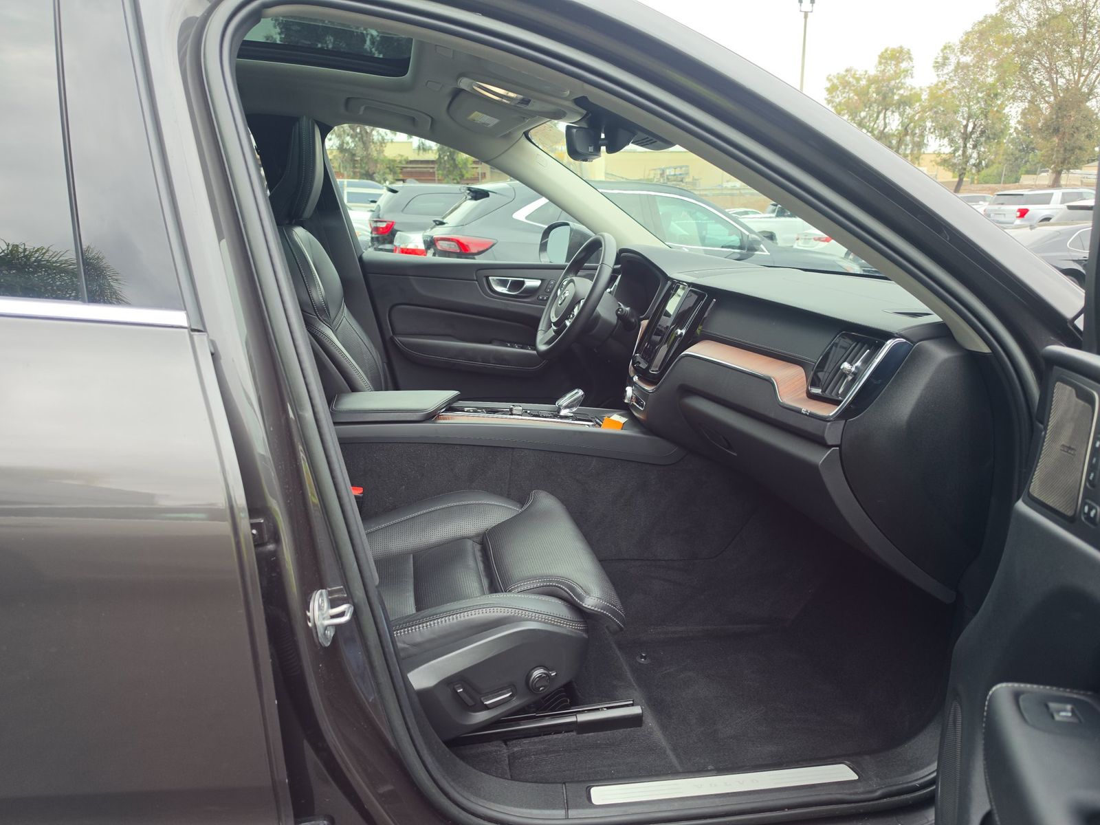 2023 Volvo XC60 B5 Ultimate FWD
