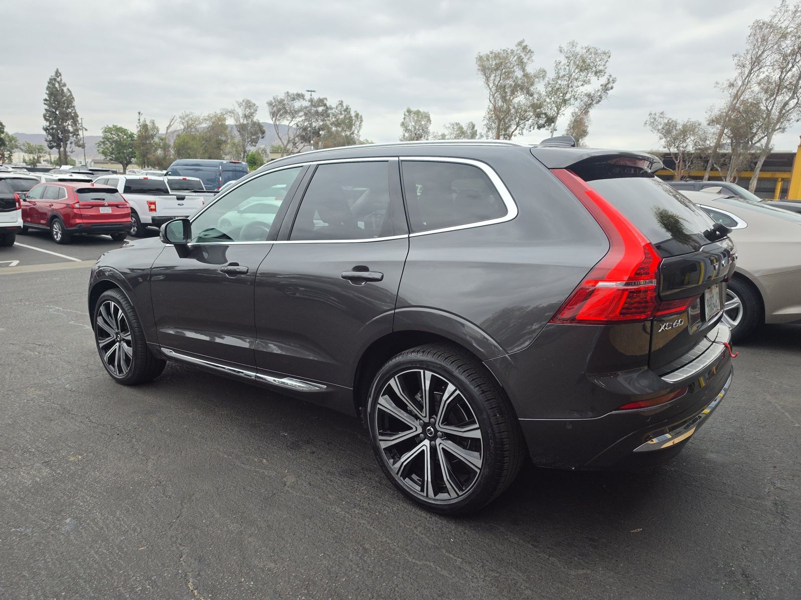 2023 Volvo XC60 B5 Ultimate FWD