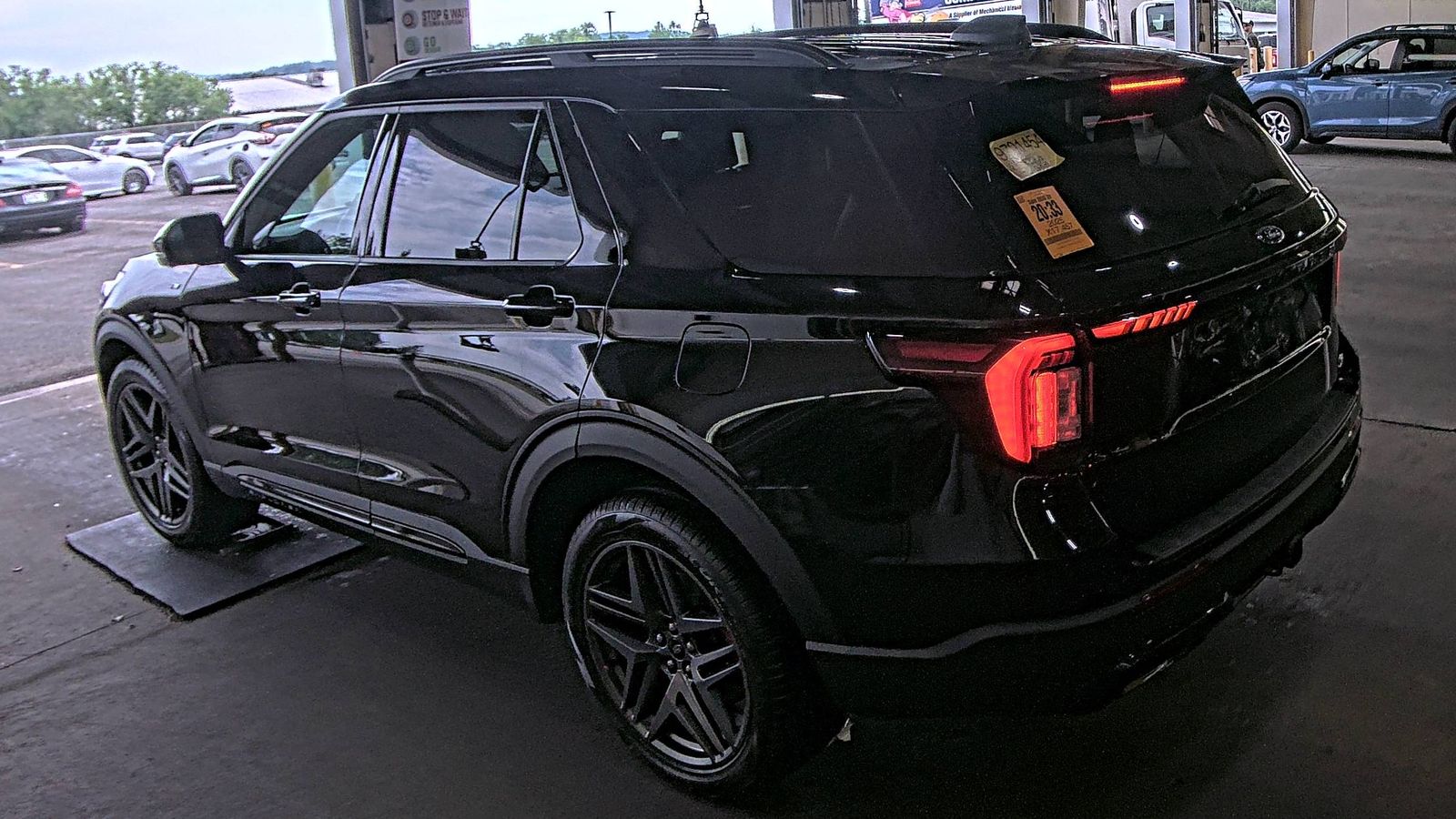 2025 Ford Explorer ST-Line AWD
