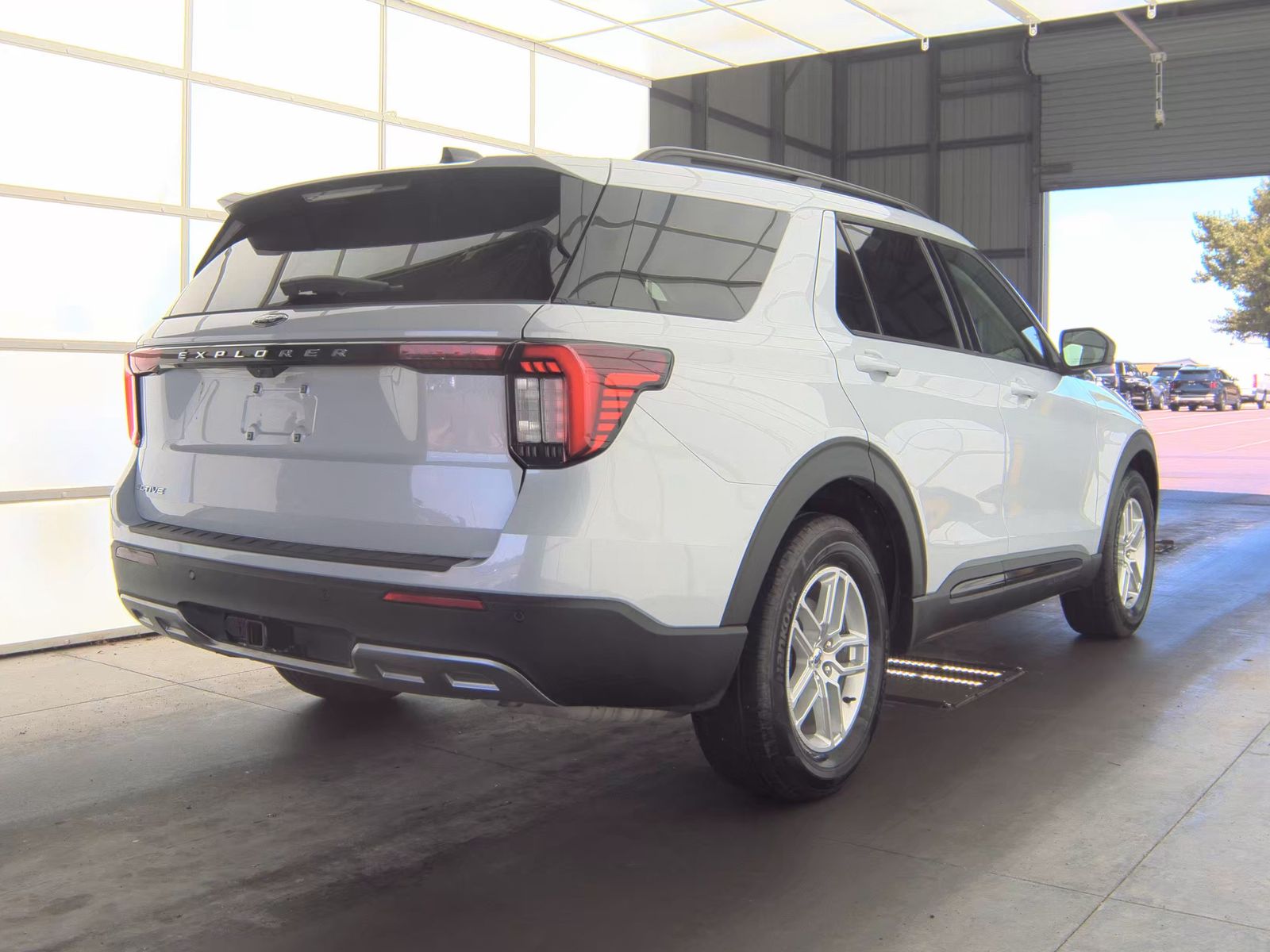 2026 Ford Explorer Active FWD