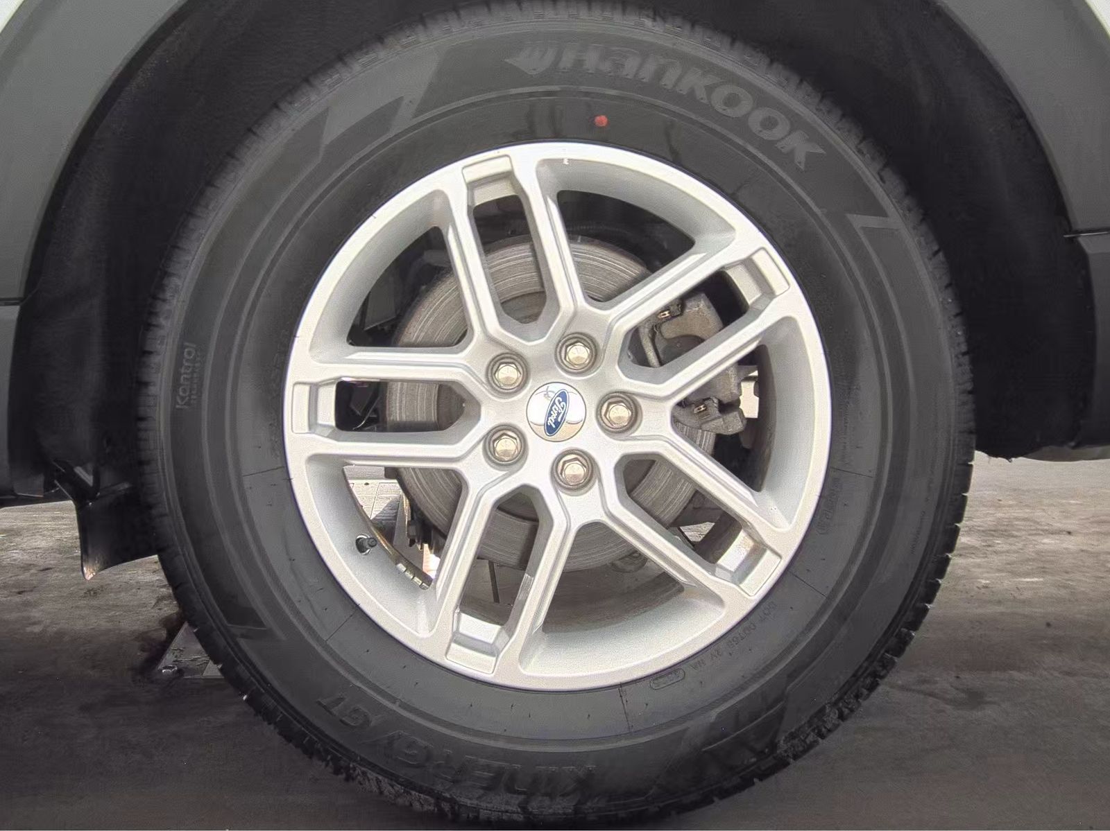 2026 Ford Explorer Active FWD