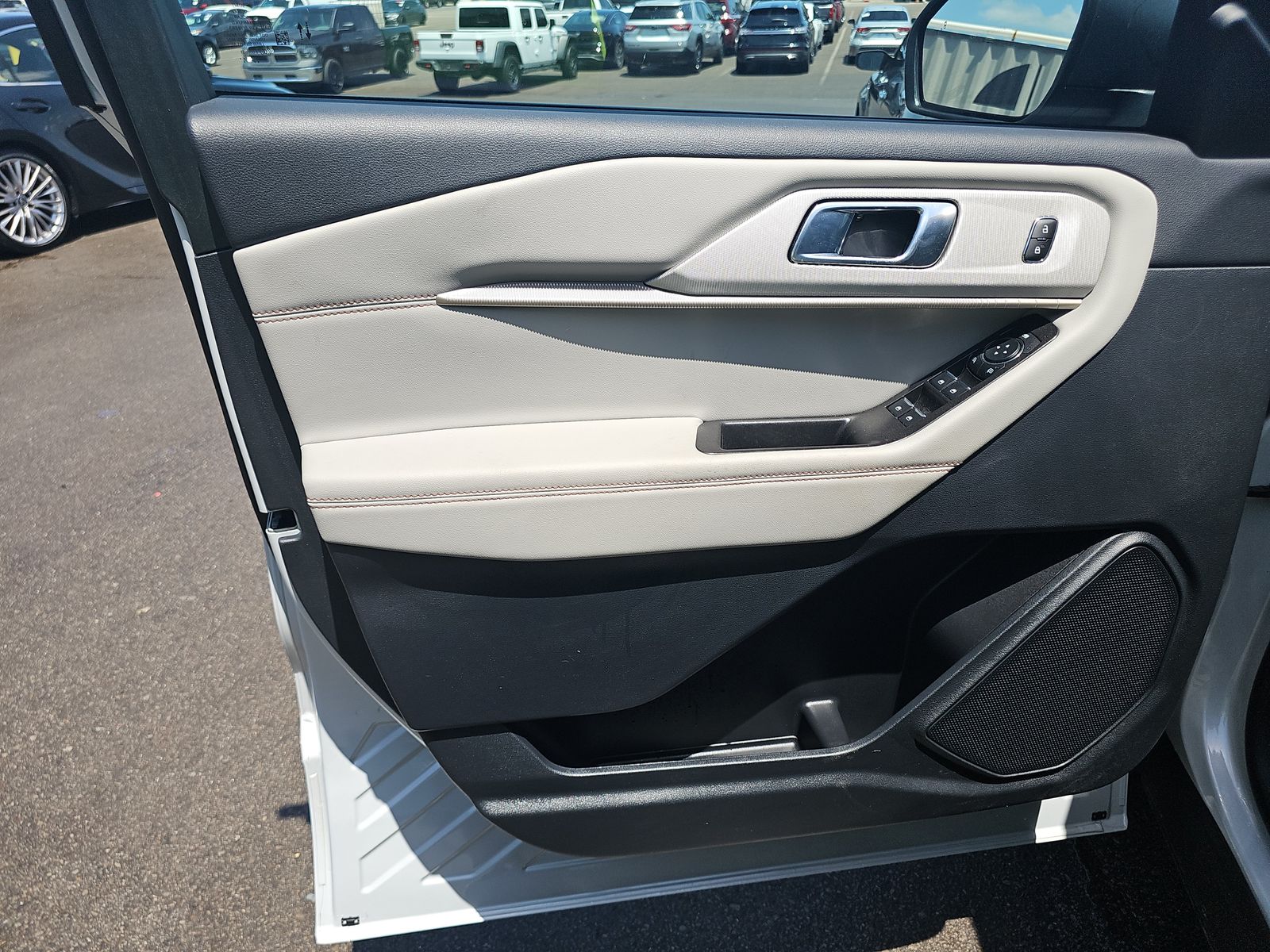 2026 Ford Explorer Active FWD