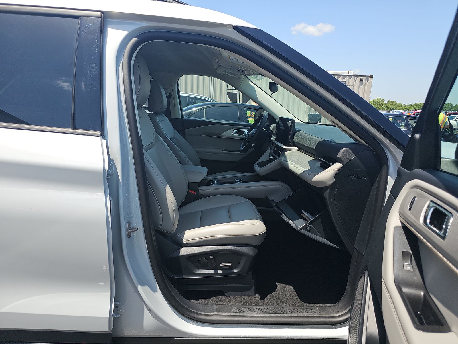 2026 Ford Explorer Active FWD