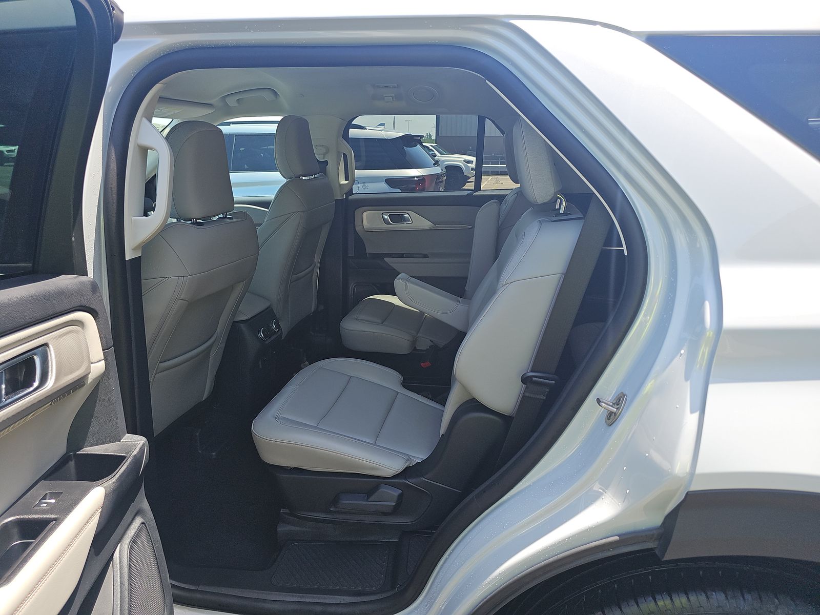 2026 Ford Explorer Active FWD