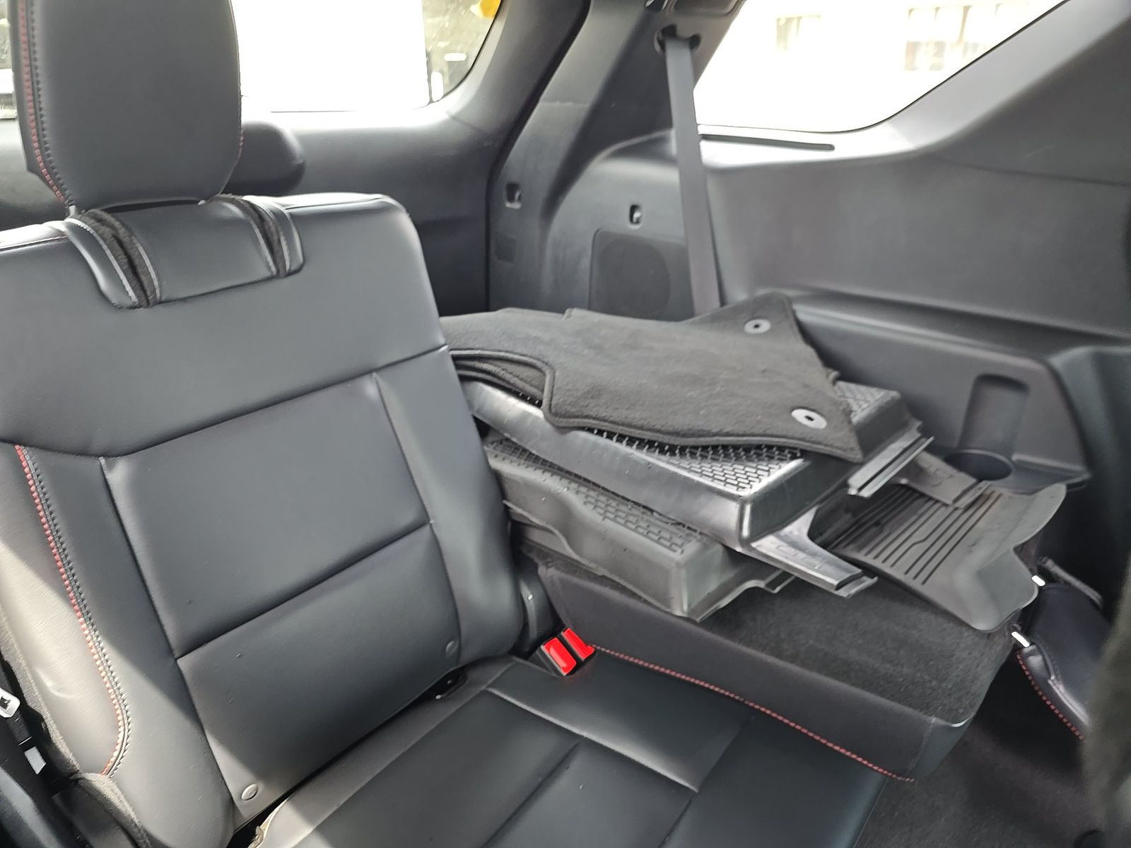 2025 Ford Explorer ST-Line AWD