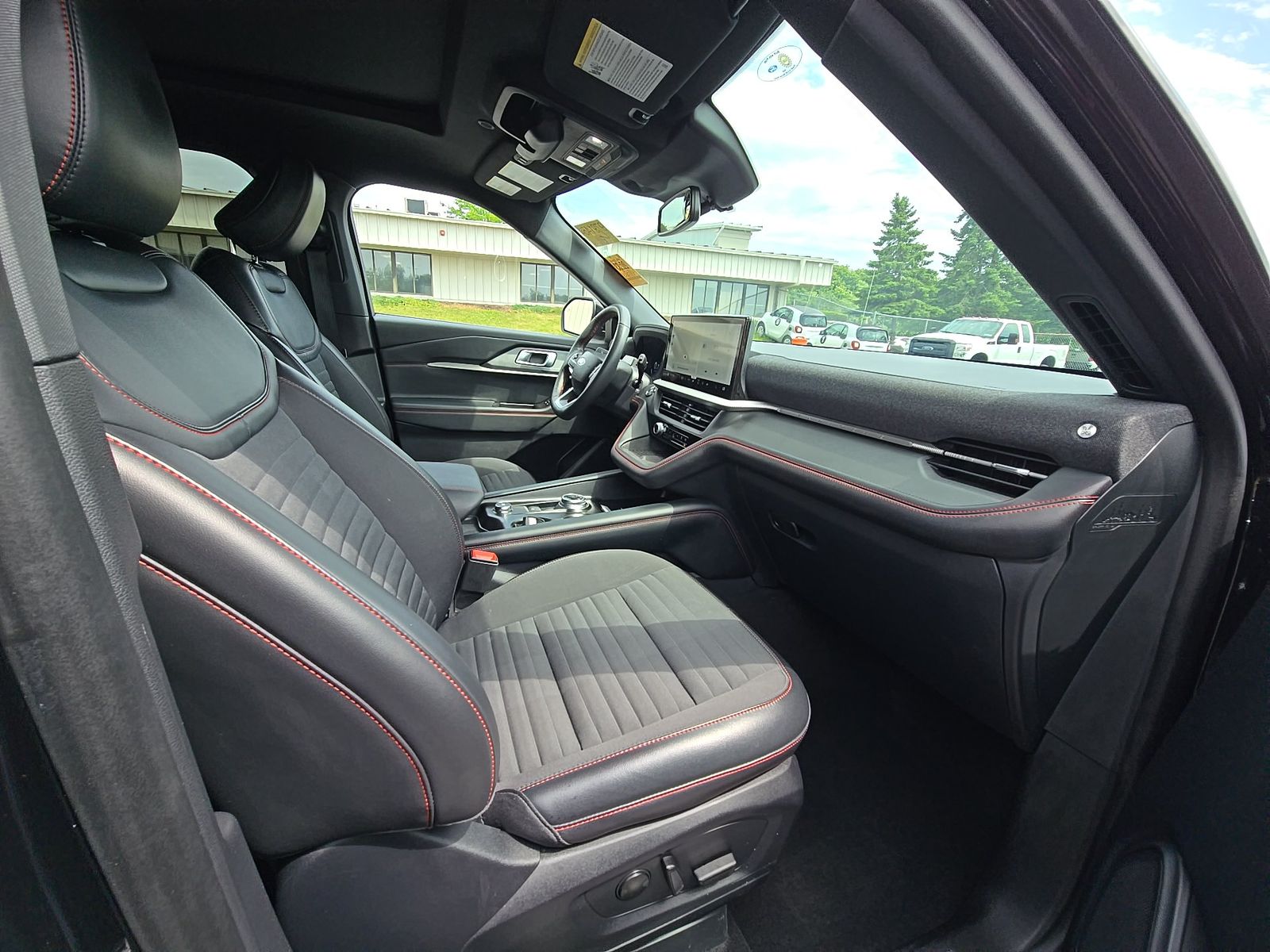 2025 Ford Explorer ST-Line AWD