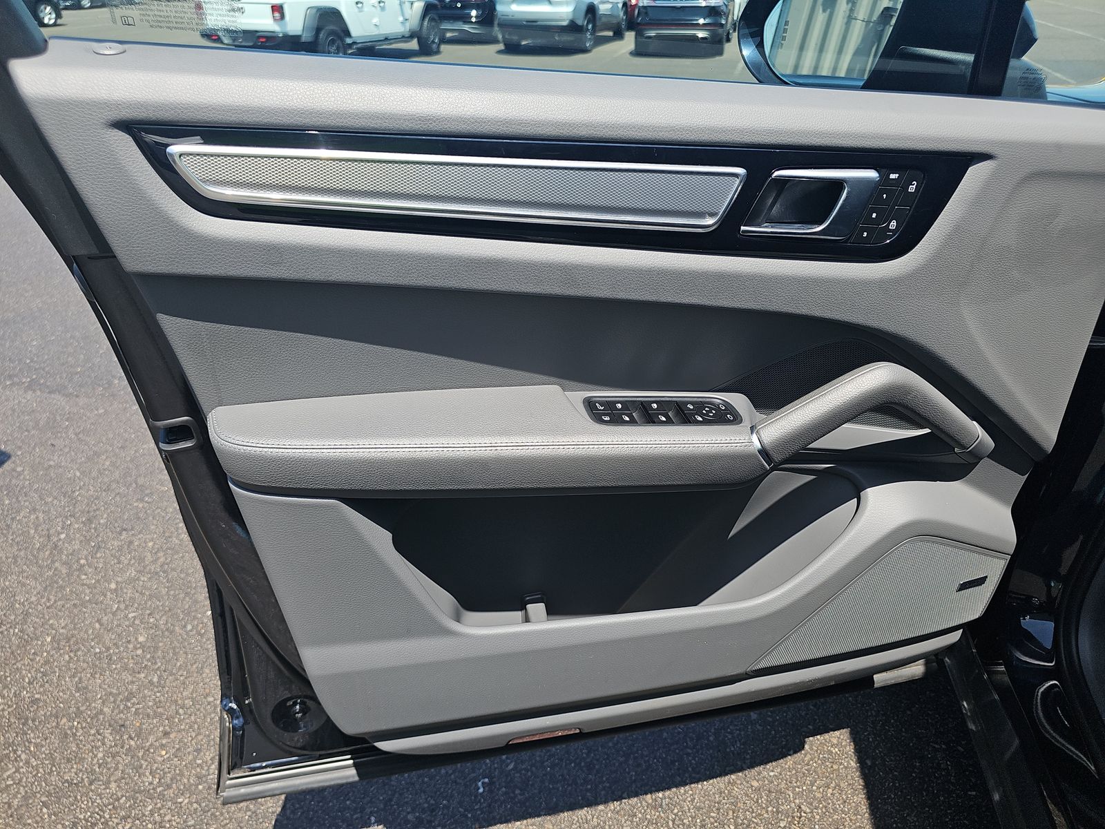 2023 Porsche Cayenne E-Hybrid Platinum Edition AWD