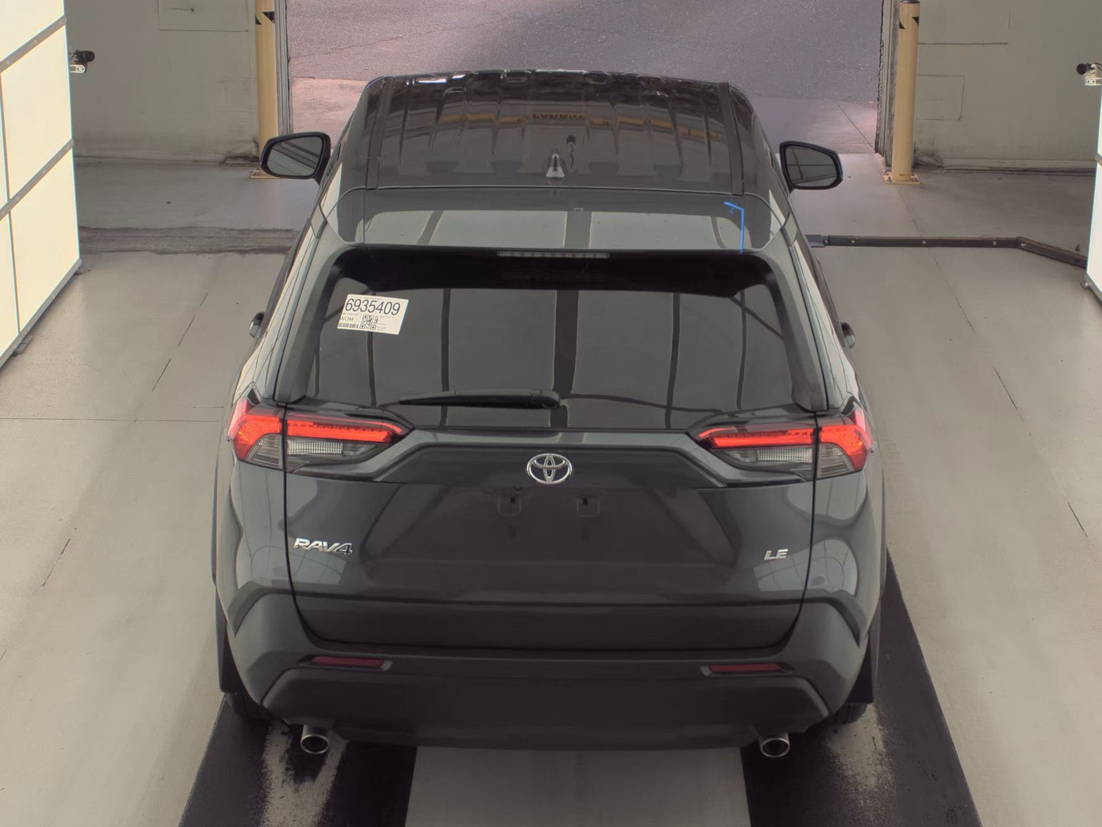 2025 Toyota RAV4 LE FWD