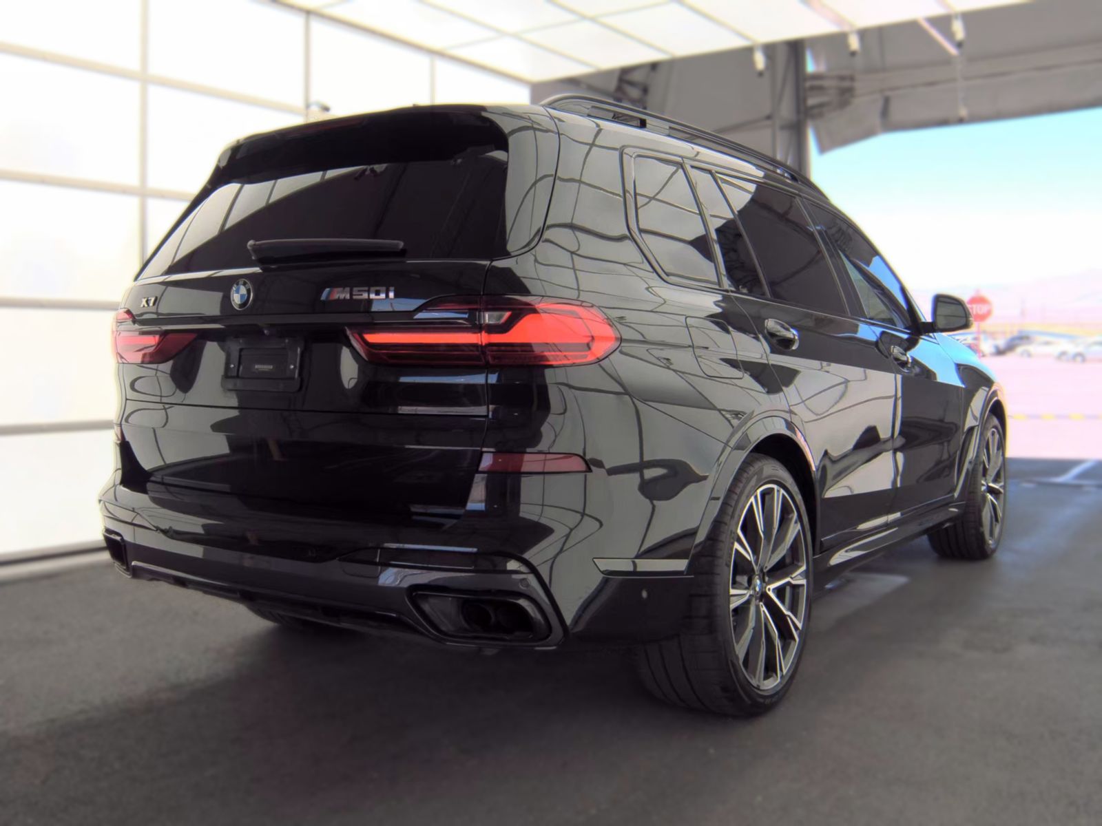 2021 BMW X7 M50i AWD