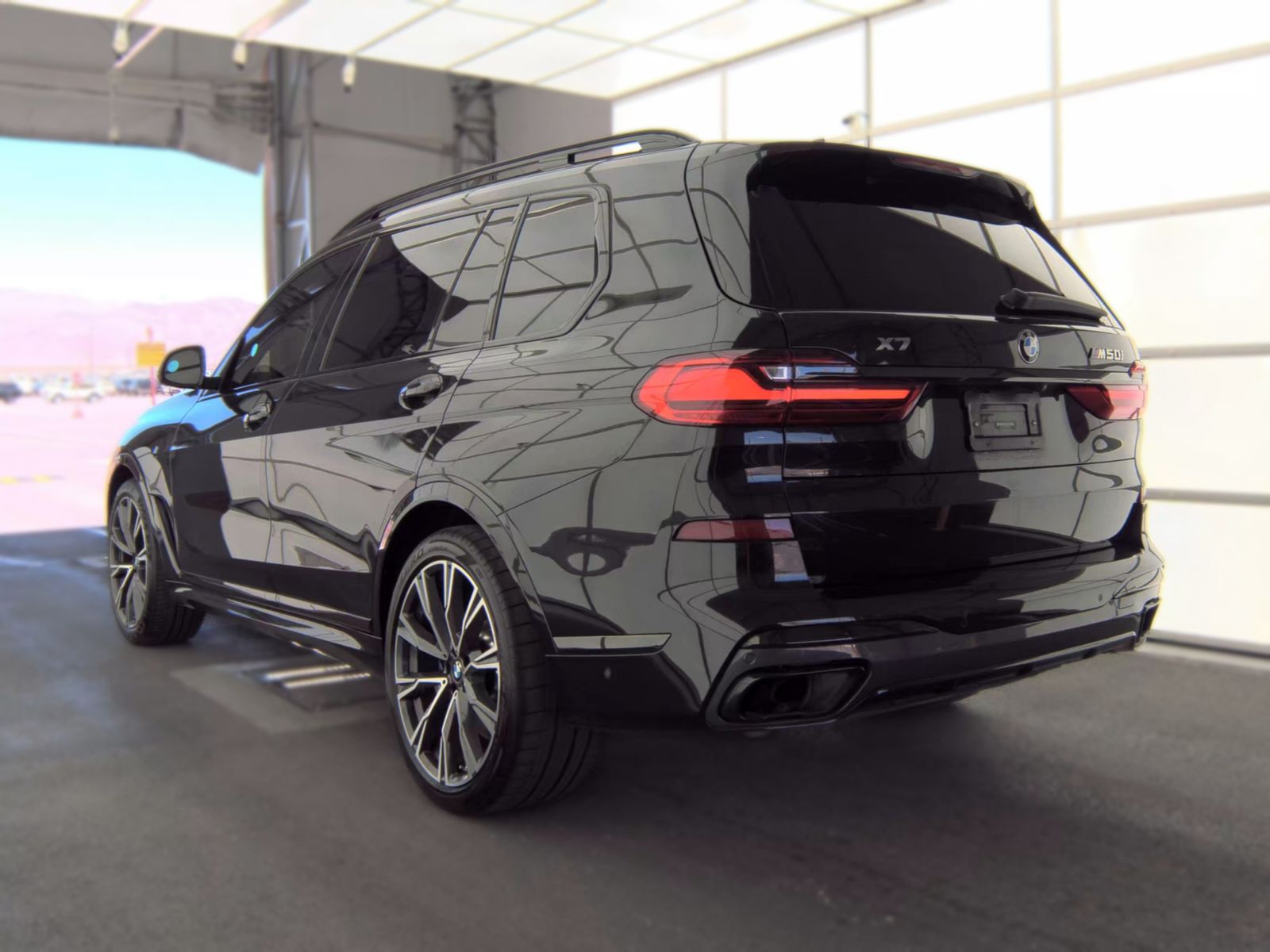 2021 BMW X7 M50i AWD