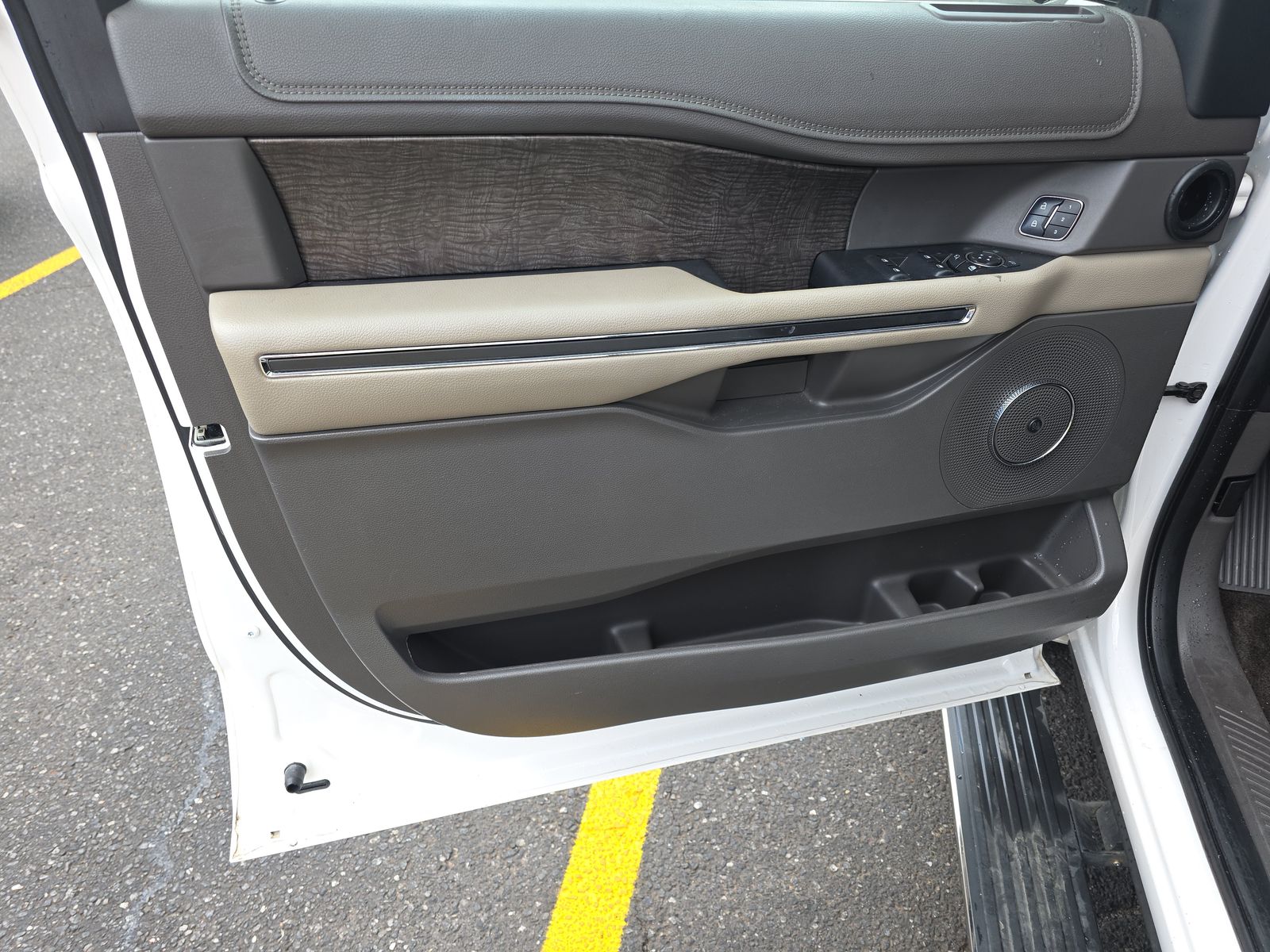 2025 Toyota RAV4 LE FWD