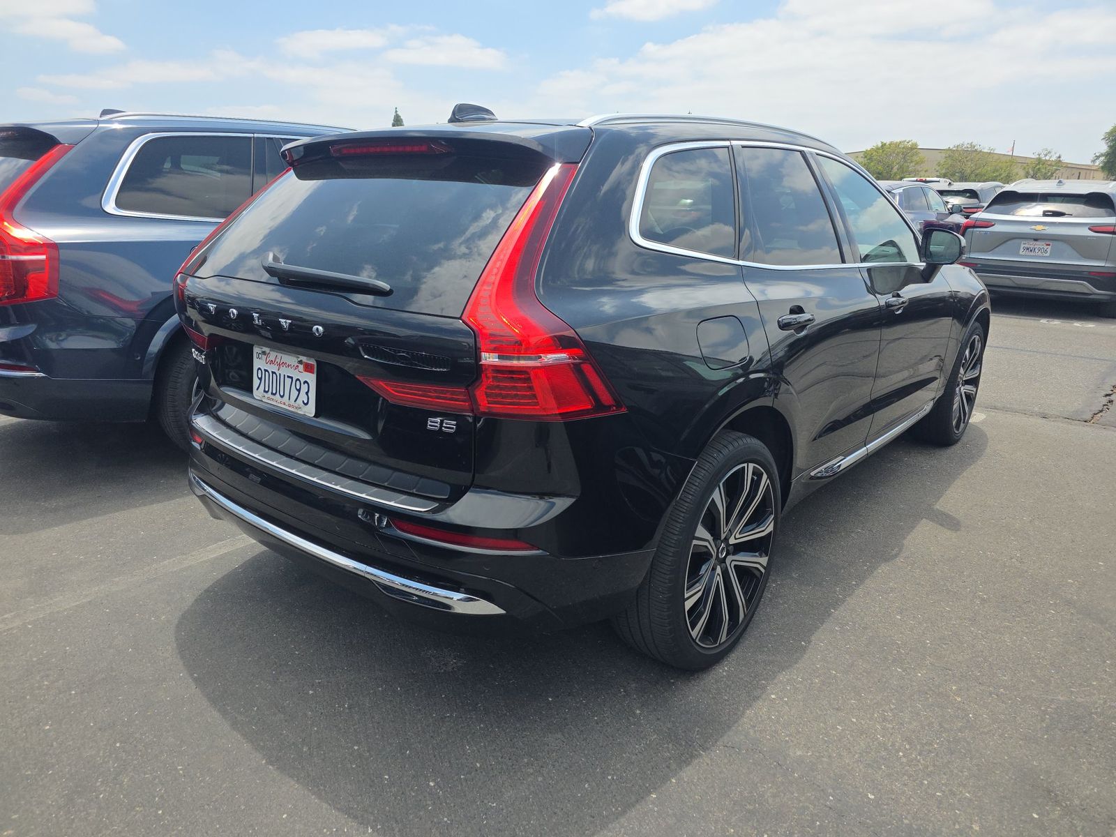 2023 Volvo XC60 B5 Ultimate FWD