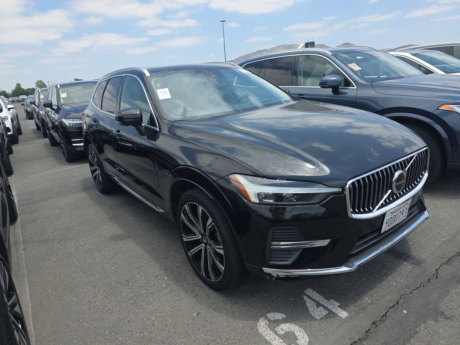 2023 Volvo XC60 B5 Ultimate FWD