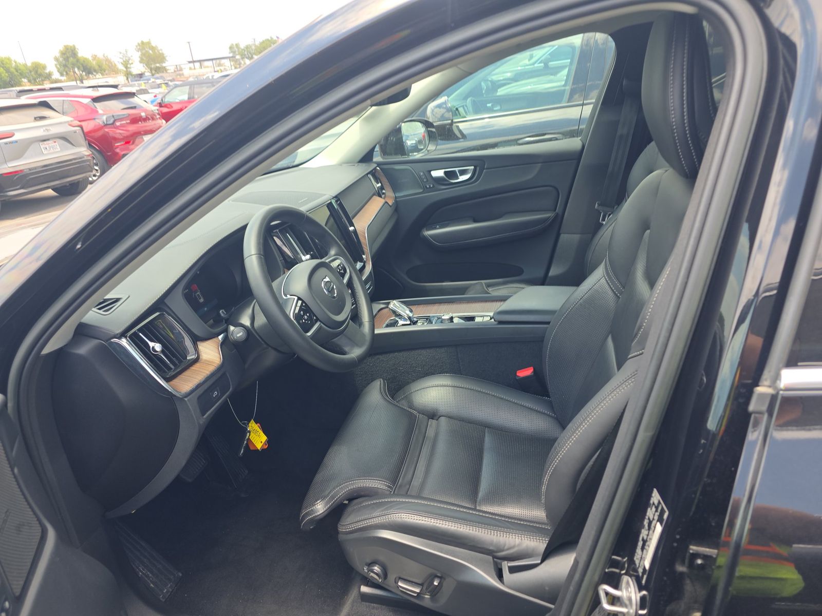 2023 Volvo XC60 B5 Ultimate FWD