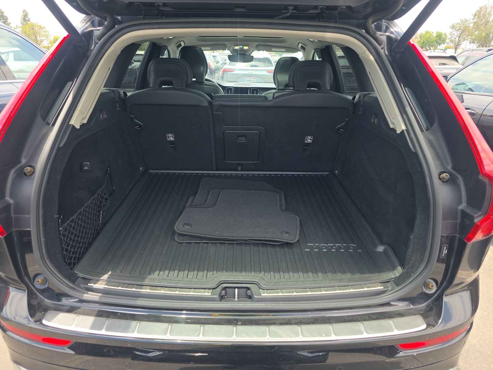 2023 Volvo XC60 B5 Ultimate FWD