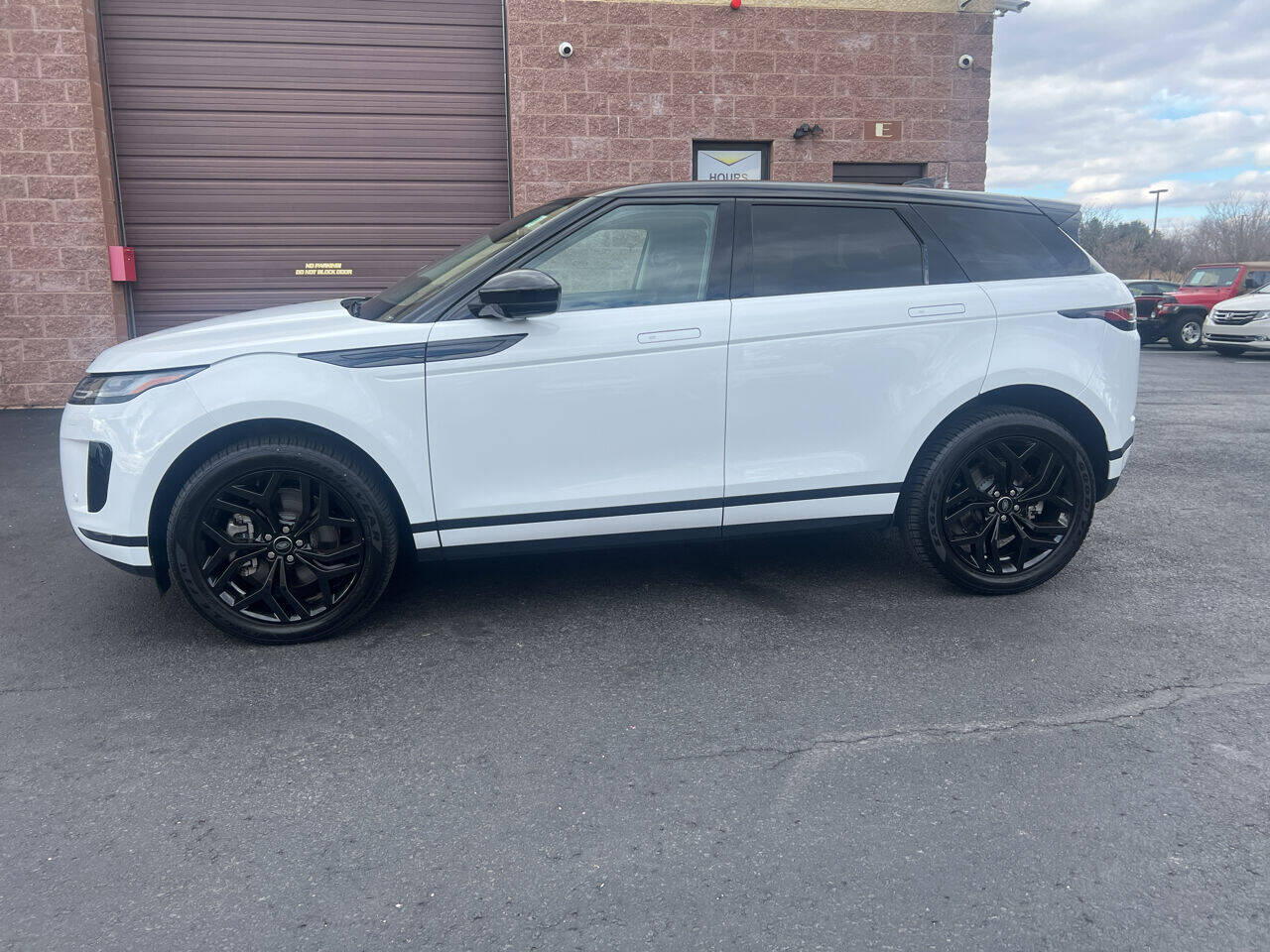 2023 Land Rover Range Rover Evoque SE AWD