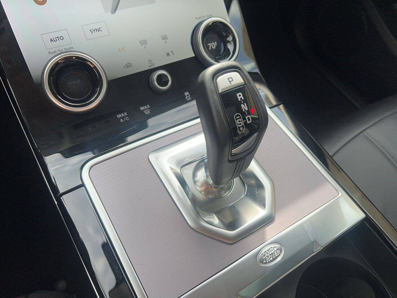2023 Land Rover Range Rover Evoque SE AWD