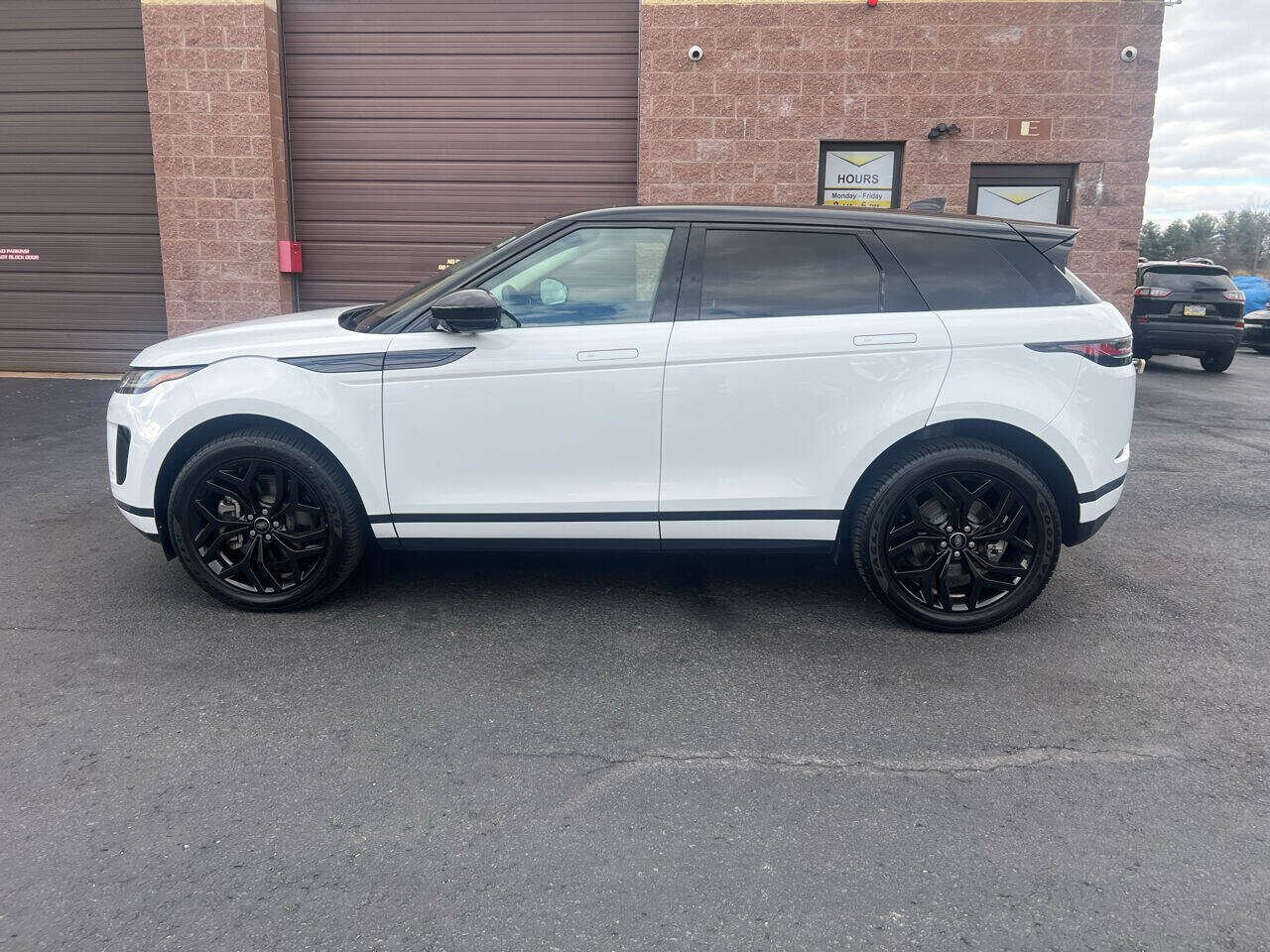 2023 Land Rover Range Rover Evoque SE AWD