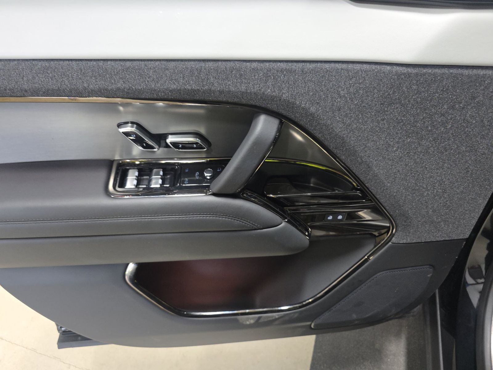2024 Land Rover Range Rover Sport Dynamic SE FWD
