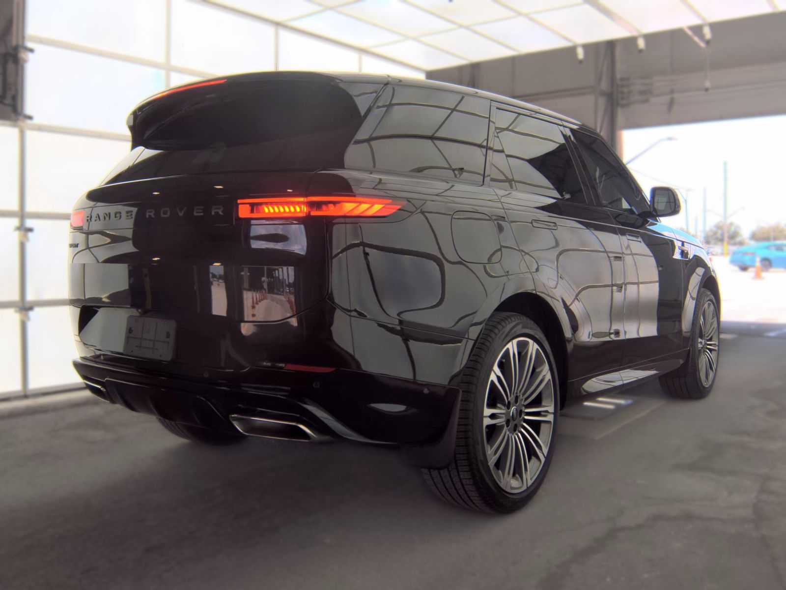 2024 Land Rover Range Rover Sport Dynamic SE FWD