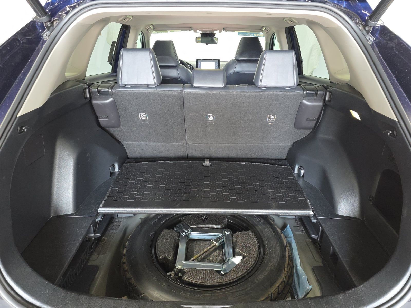 2022 Toyota RAV4 XLE Premium FWD