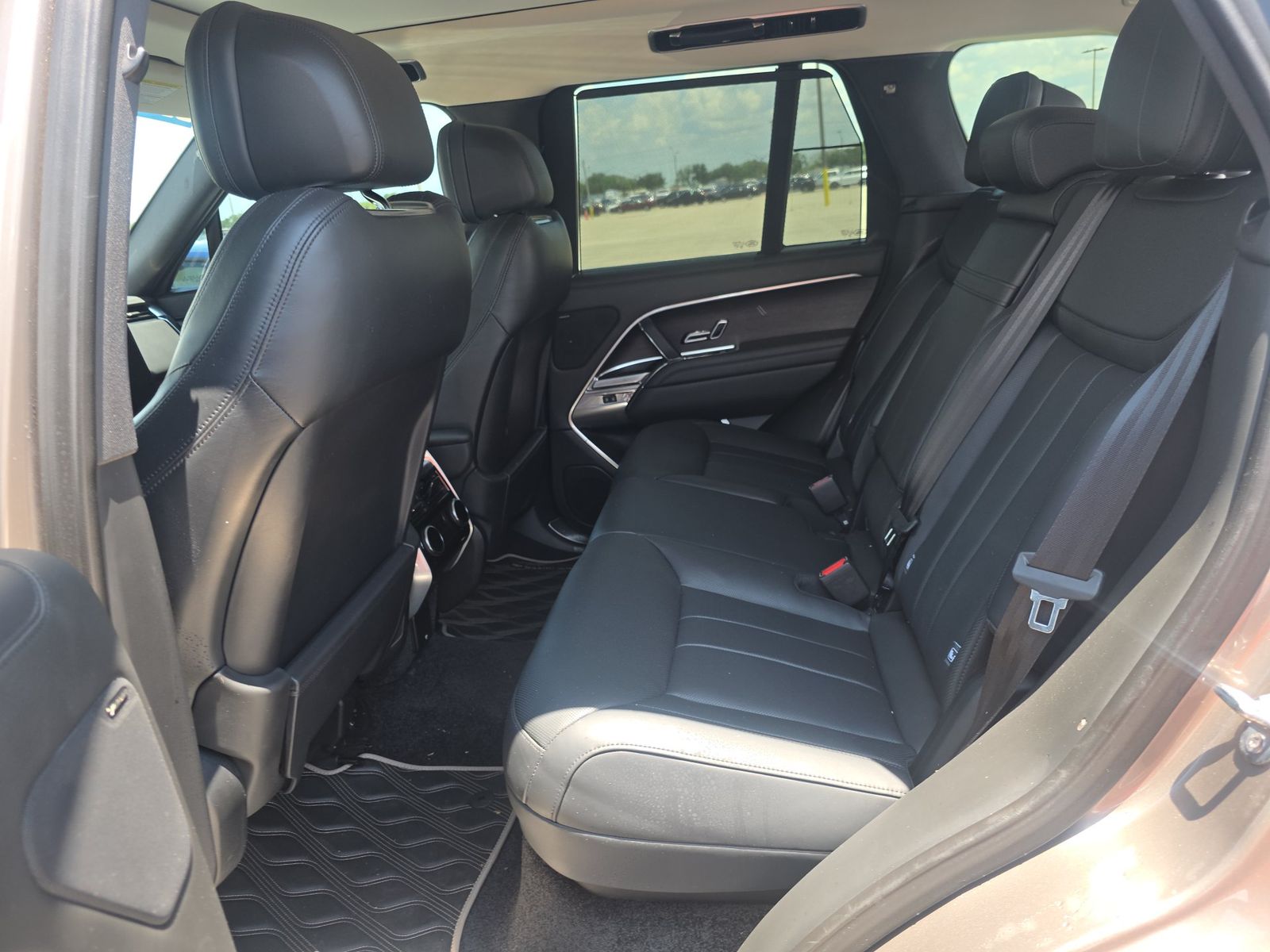 2023 Land Rover Range Rover SE FWD
