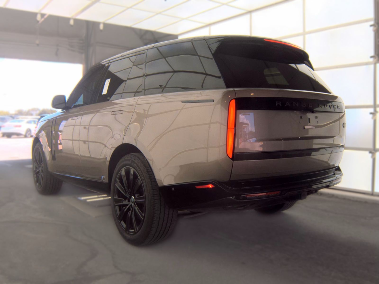 2023 Land Rover Range Rover SE FWD