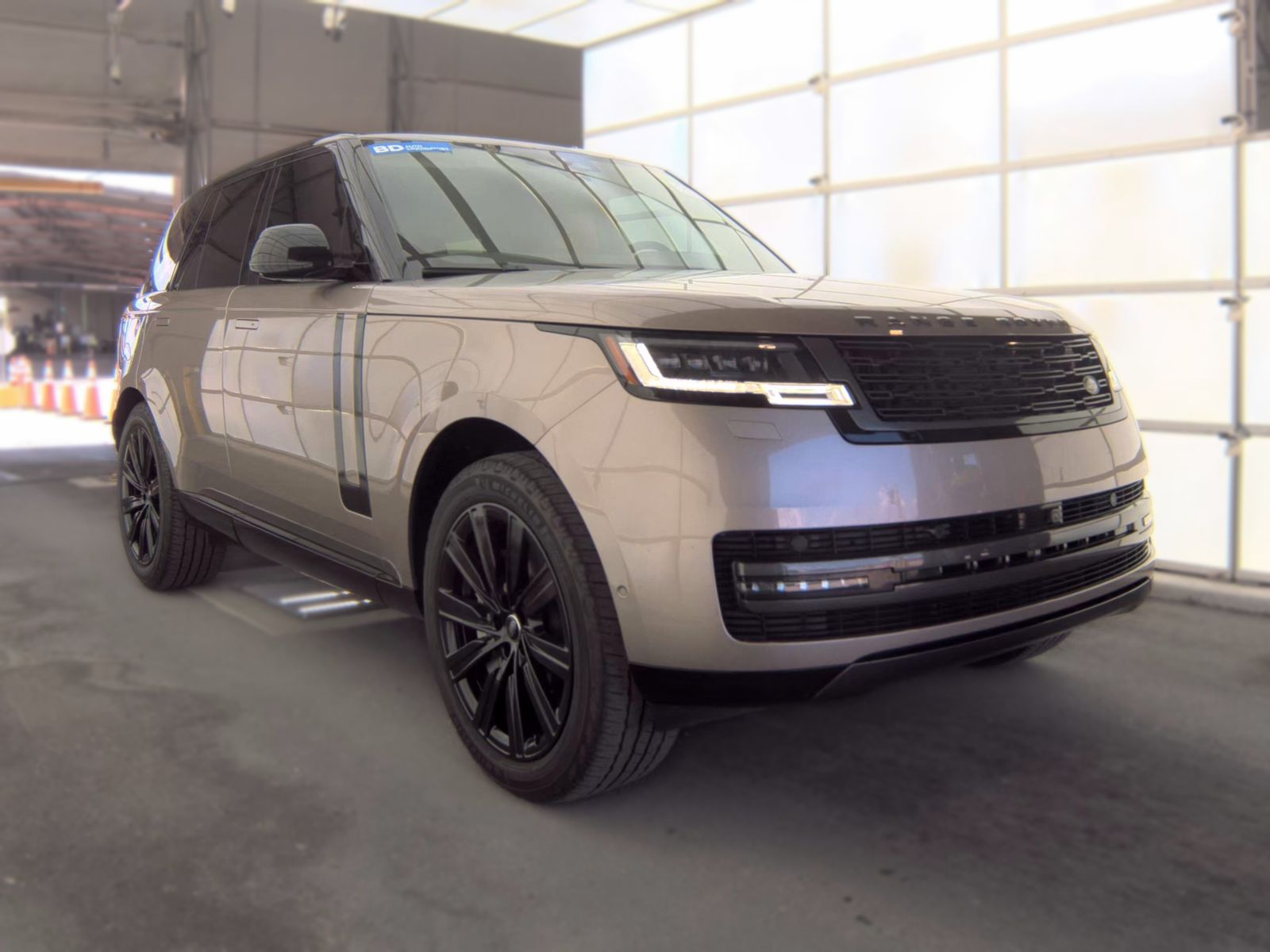 2023 Land Rover Range Rover SE FWD