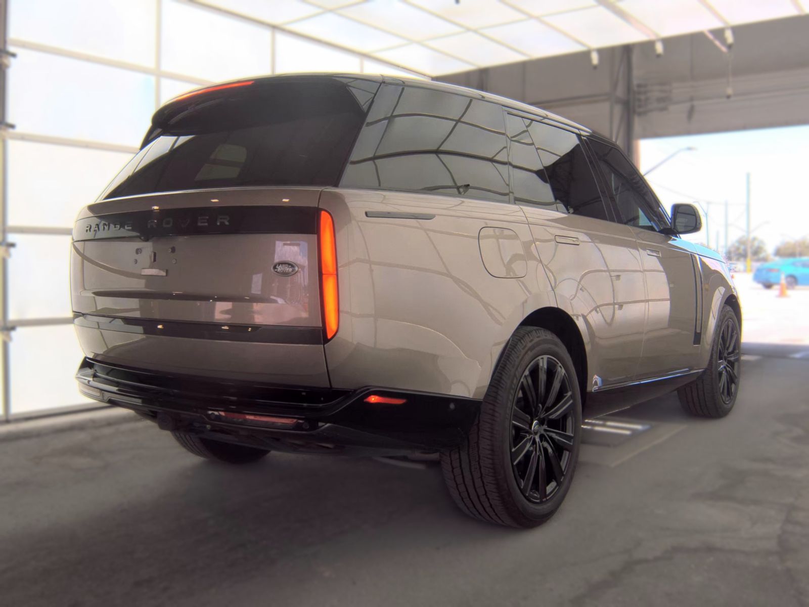 2023 Land Rover Range Rover SE FWD