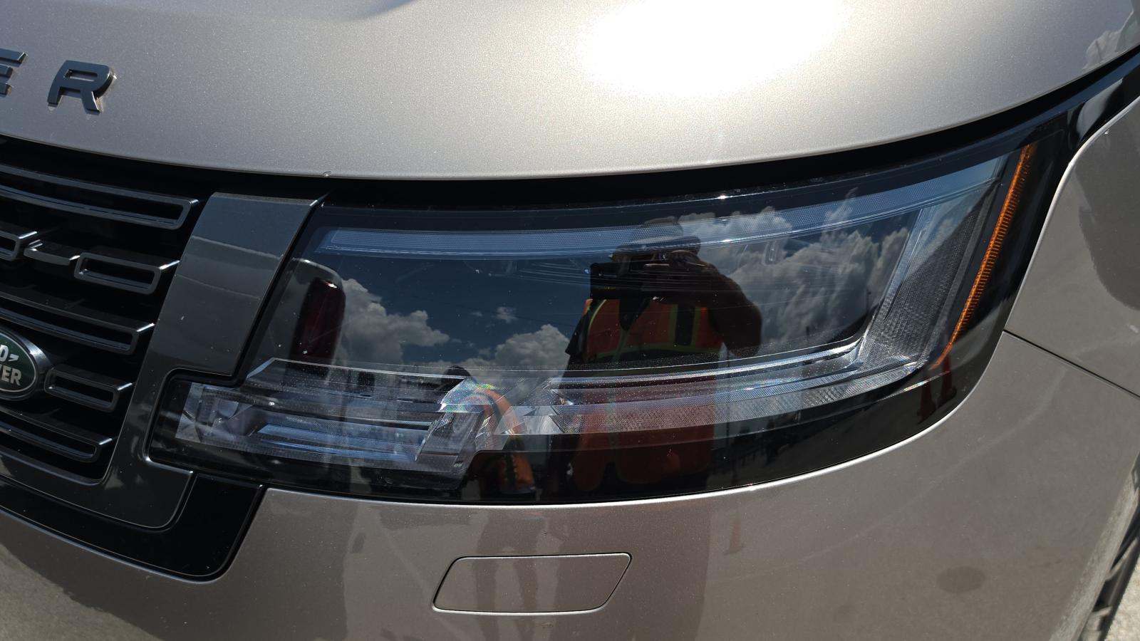 2023 Land Rover Range Rover SE FWD