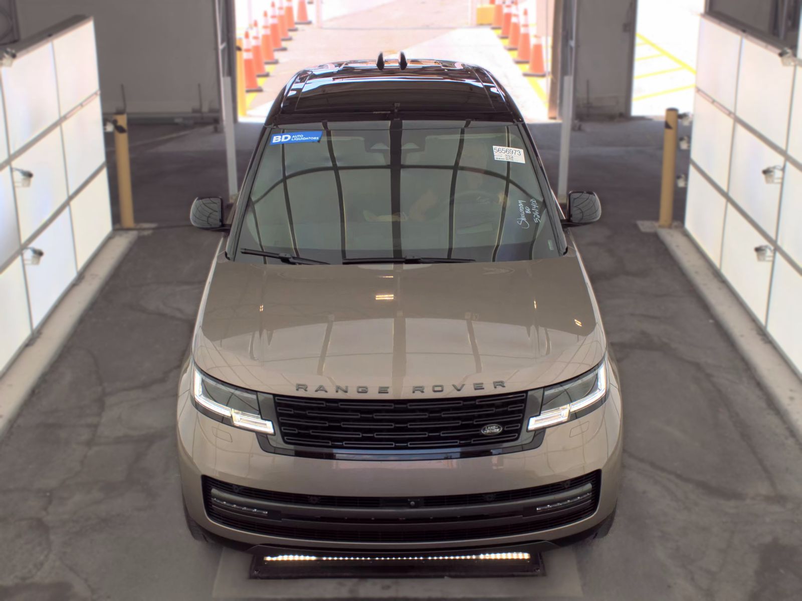 2023 Land Rover Range Rover SE FWD