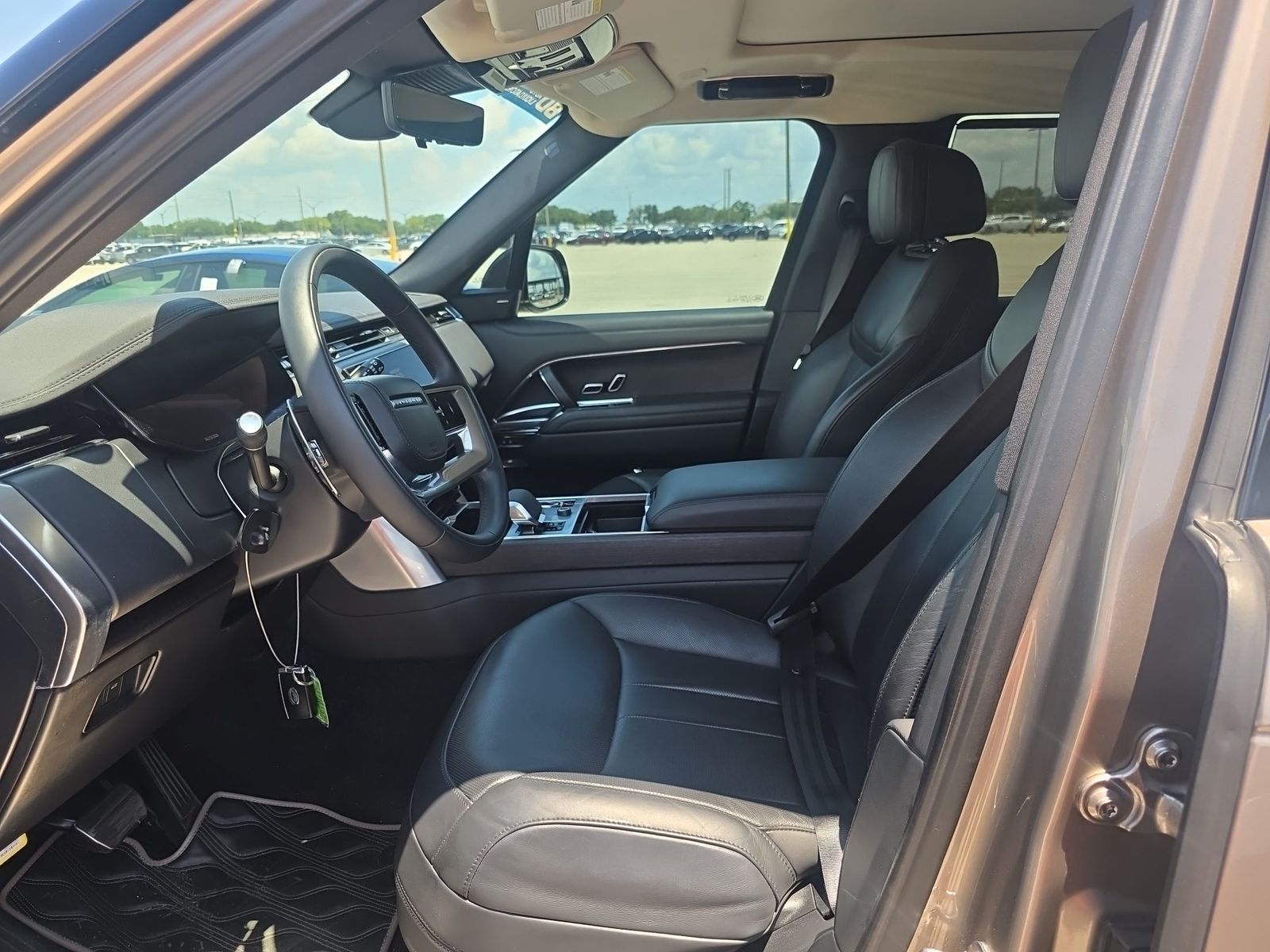 2023 Land Rover Range Rover SE FWD