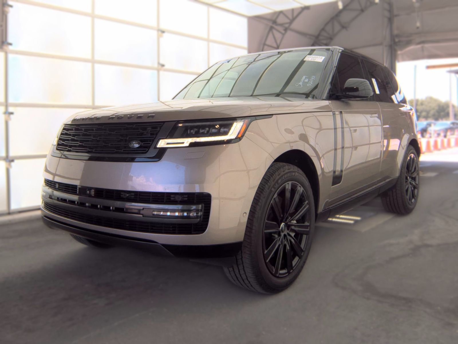 2023 Land Rover Range Rover SE FWD