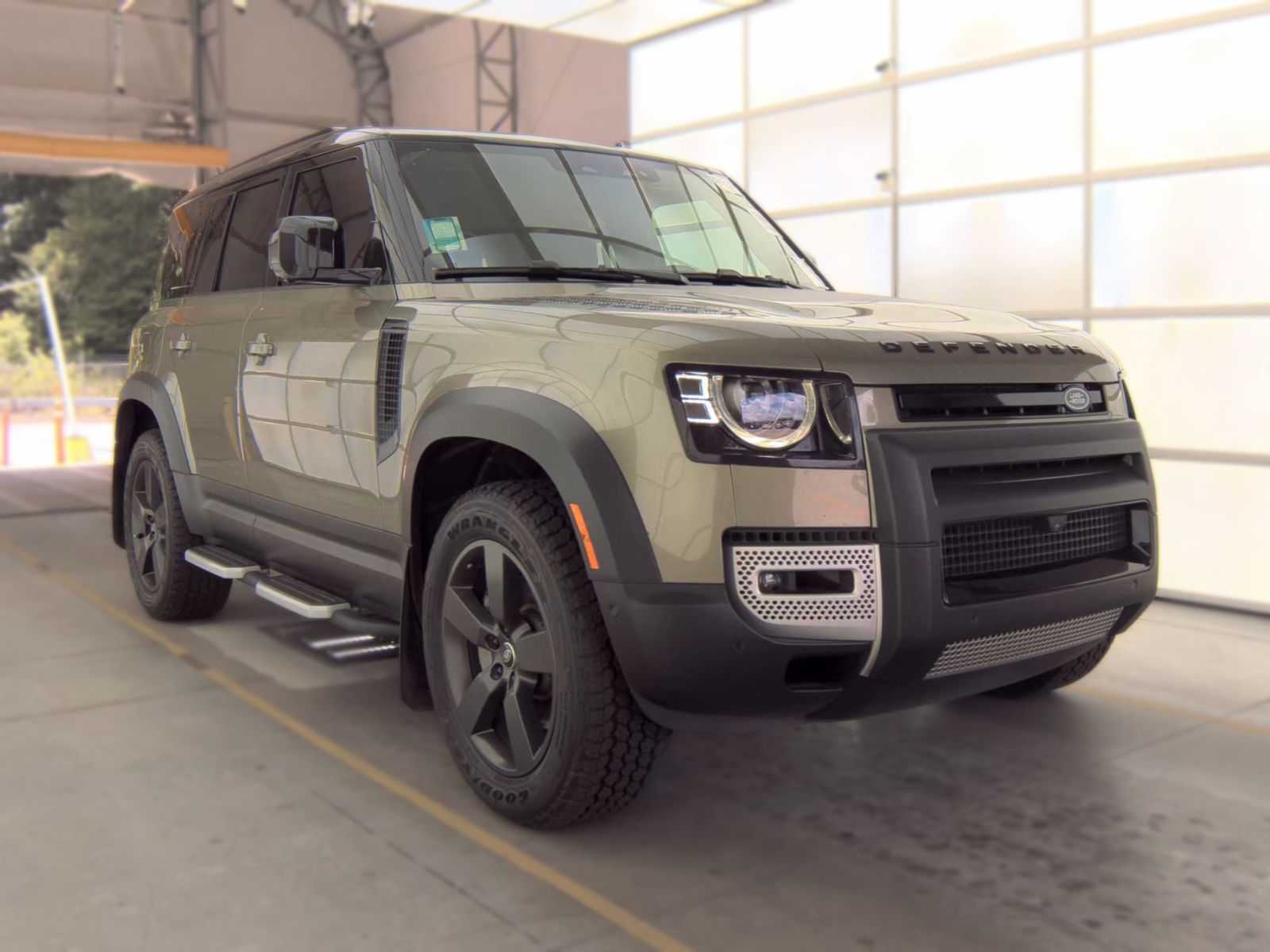 2023 Land Rover Defender 110 SE AWD