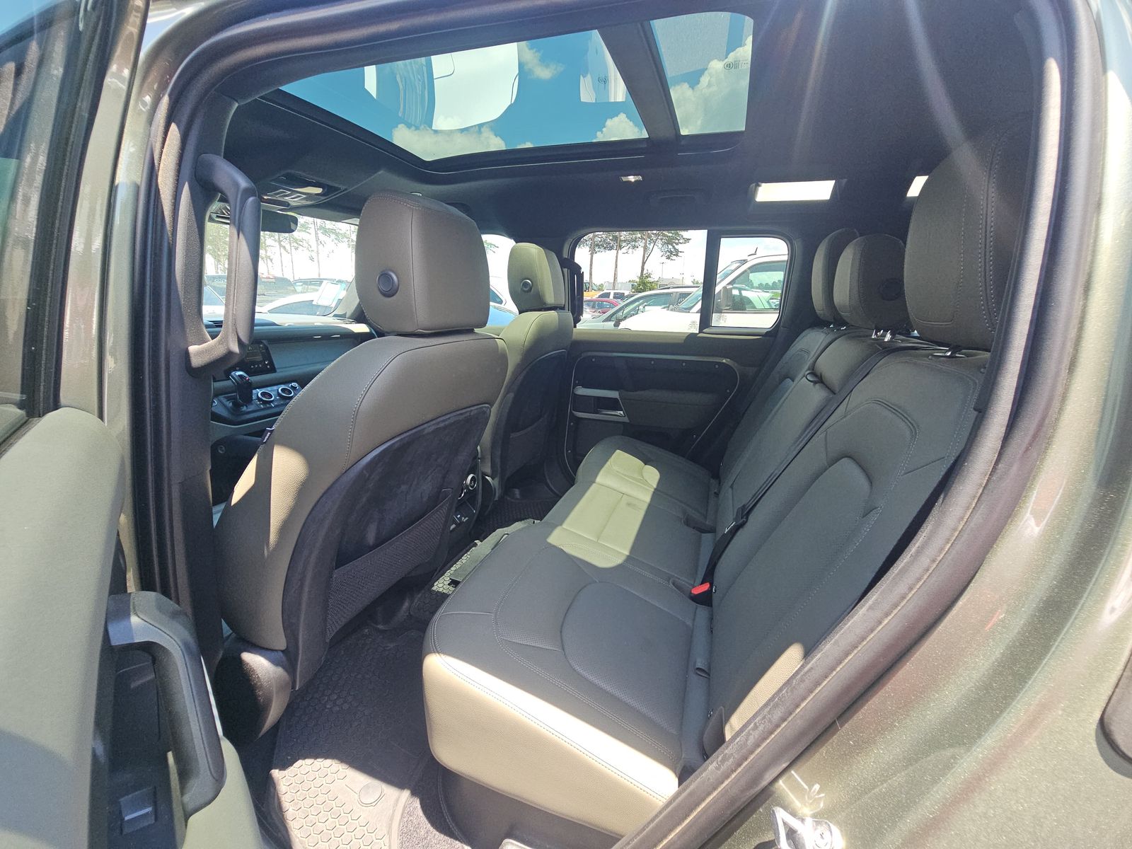 2023 Land Rover Defender 110 SE AWD
