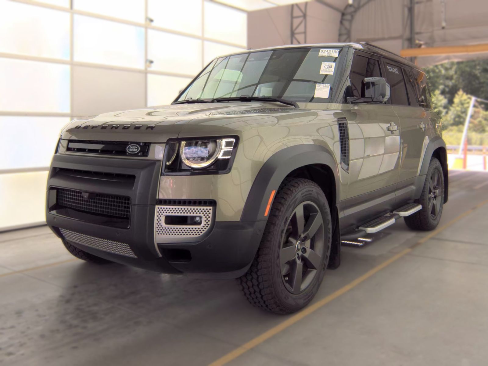2023 Land Rover Defender 110 SE AWD
