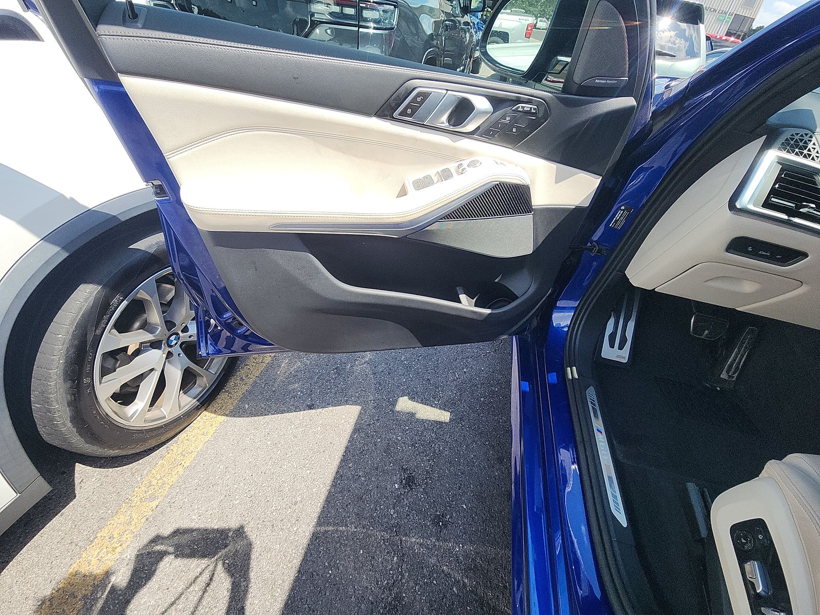 2024 BMW X7 M60i AWD