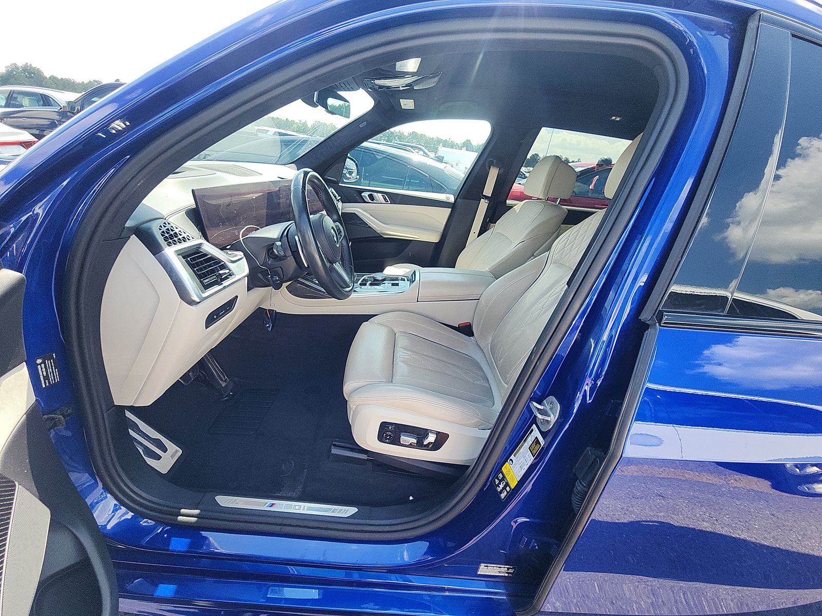 2024 BMW X7 M60i AWD