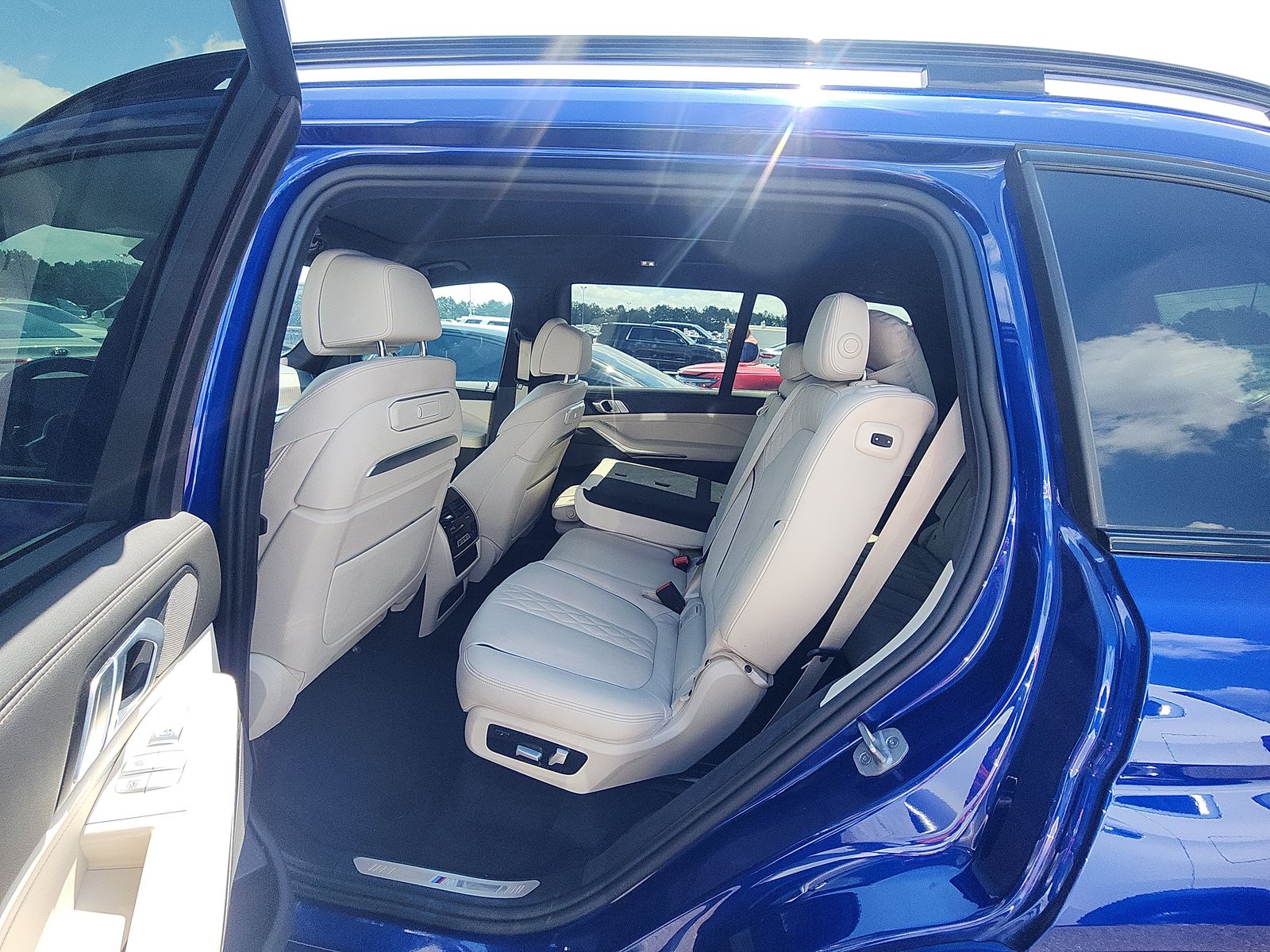 2024 BMW X7 M60i AWD