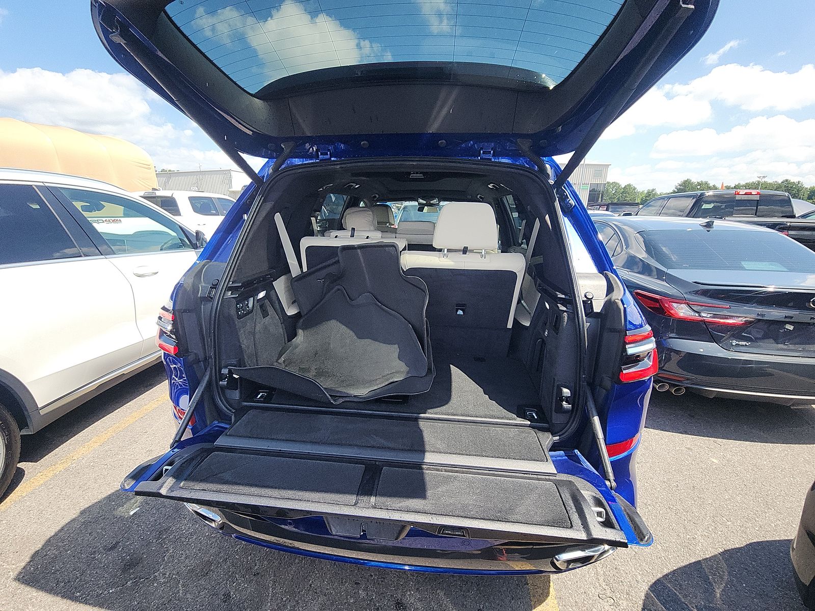 2024 BMW X7 M60i AWD